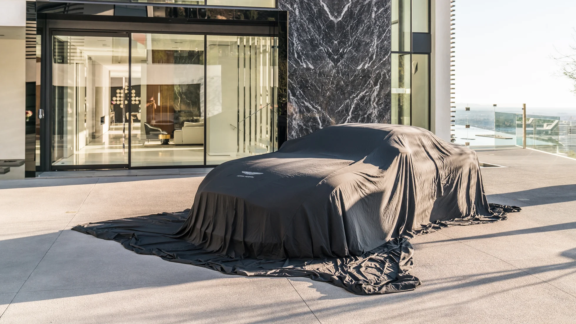 DB11 Volante Unveil-1.jpg