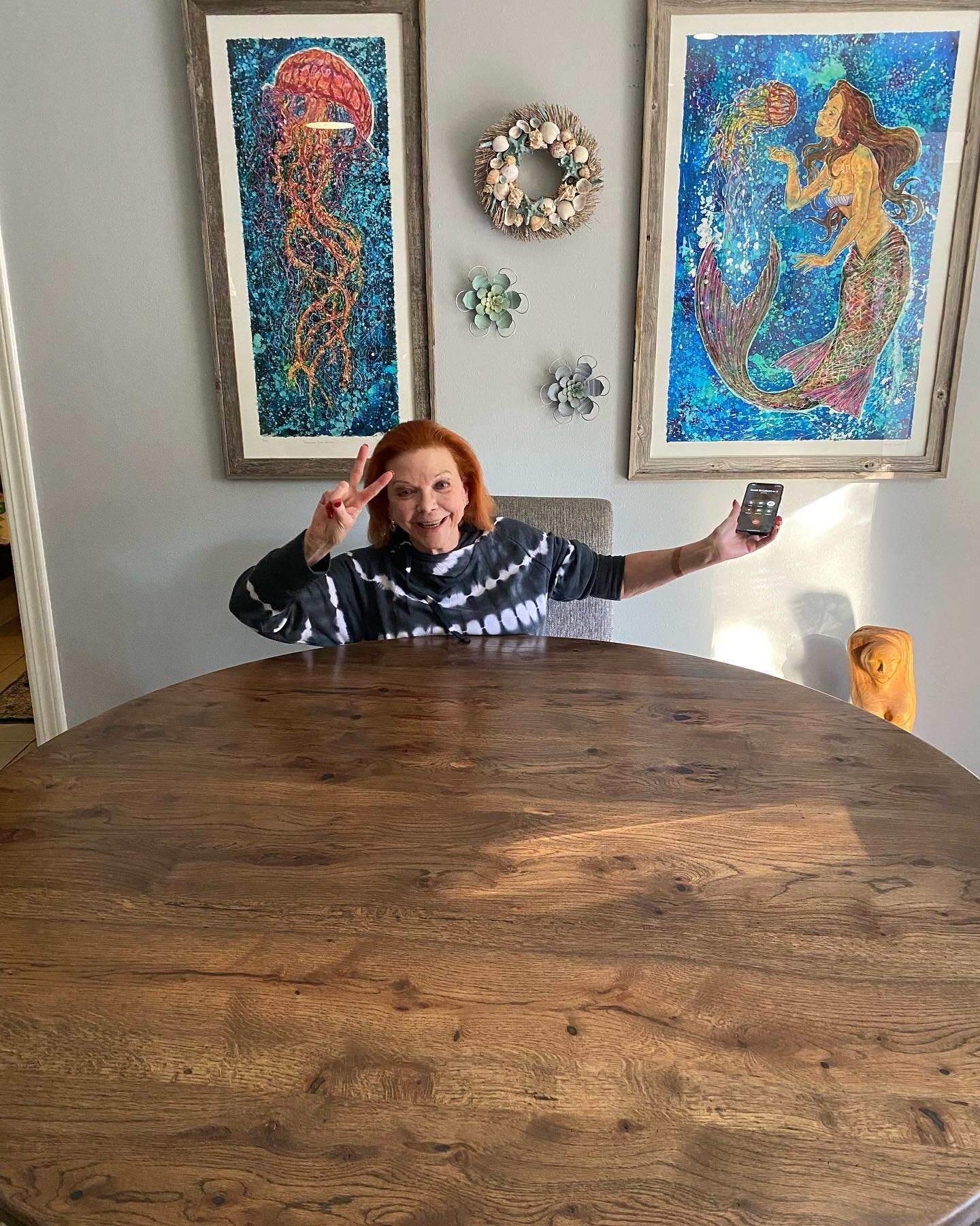 Another happy client with her rustic oak dining table stained medium brown. 
&bull;
The holidays are fast approaching. If you&rsquo;re looking for a new table shoot us a message and we&rsquo;ll build you a piece that will last for generations!
#quali