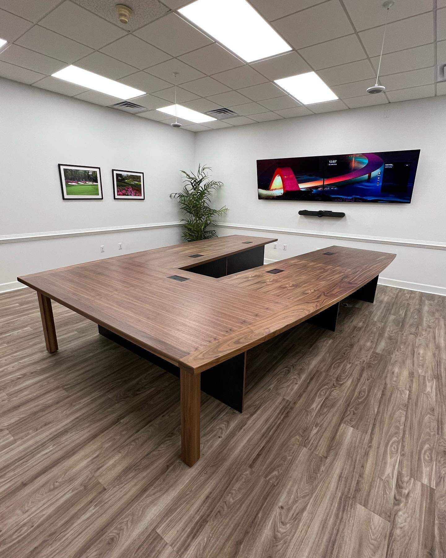 Walnut and black is a classic combo. Our friends at Prayon have a stunning new conference table to impress their clients. 
&bull;
Looks aren&rsquo;t everything but as a business, your potential customers may only look once. Make that first impression