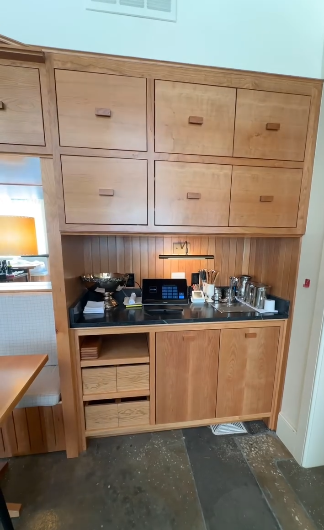upper cabinet depth