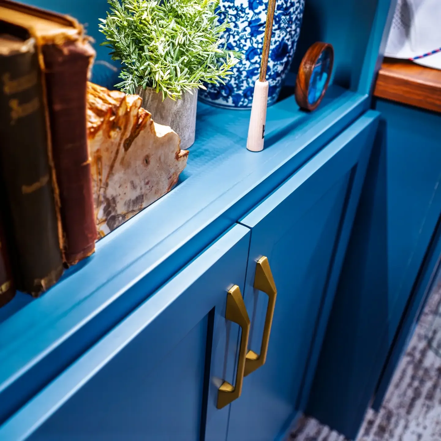 How to Install Kitchen Cabinet Handles Like a Pro in Your Charleston Remodel