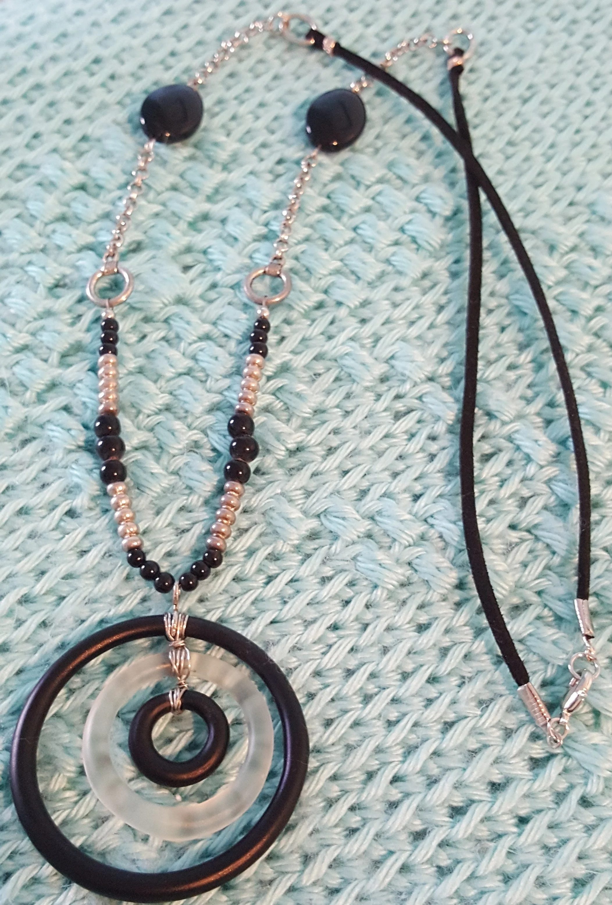 30" 3 Ring Glass Necklace