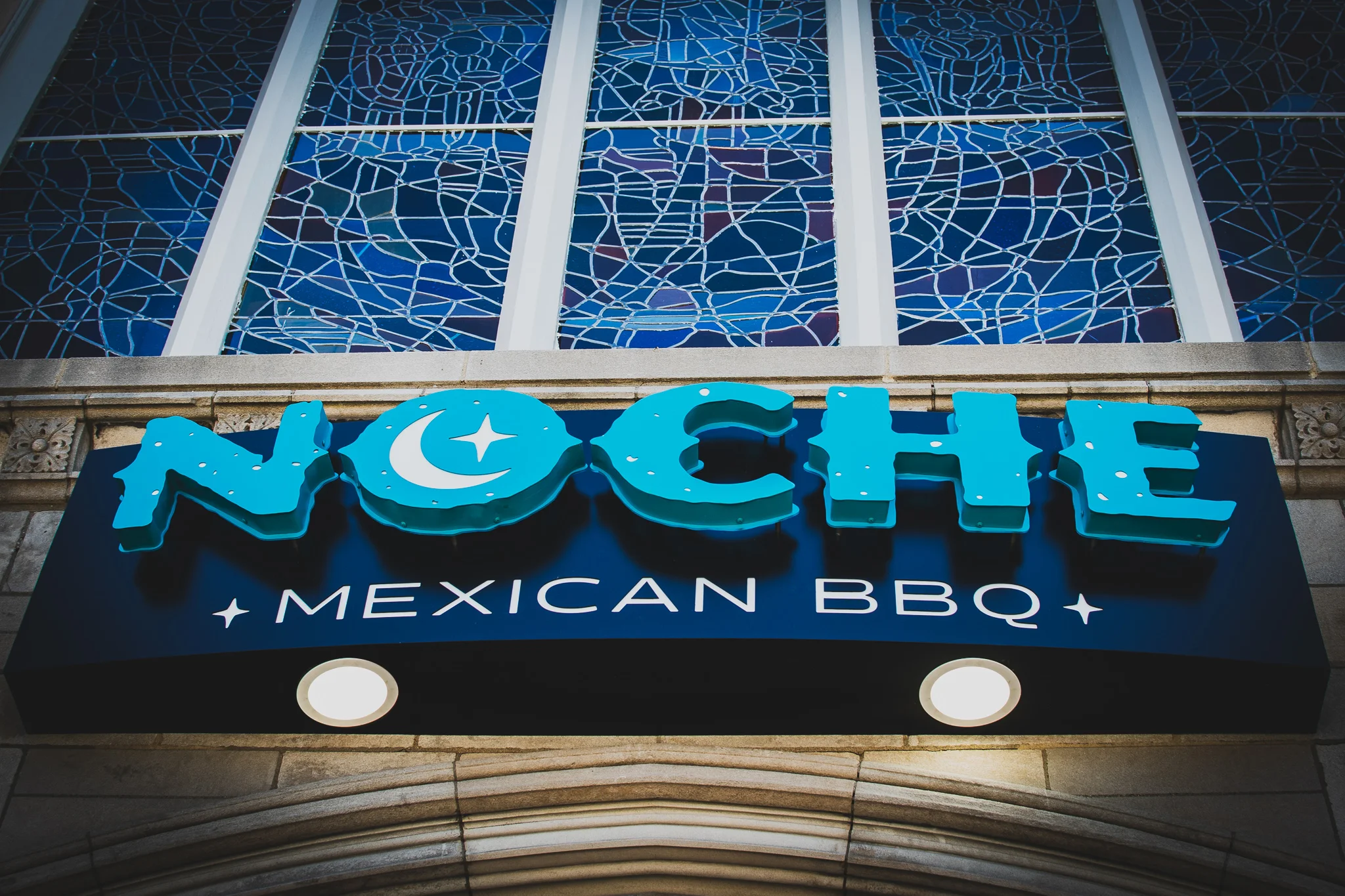 Noche_Sign.jpg