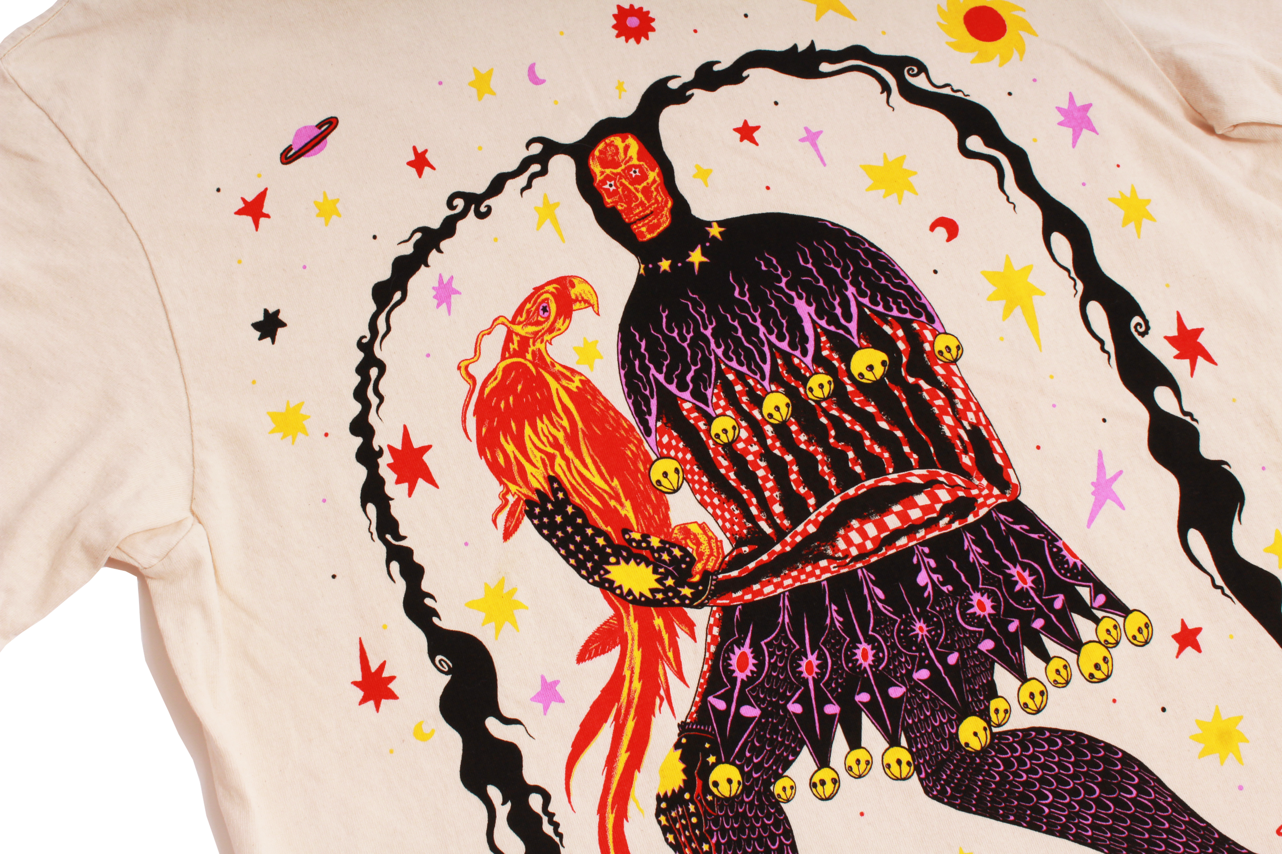 _2025_tee-ss_MedievalParlay_Cream_detail1.png