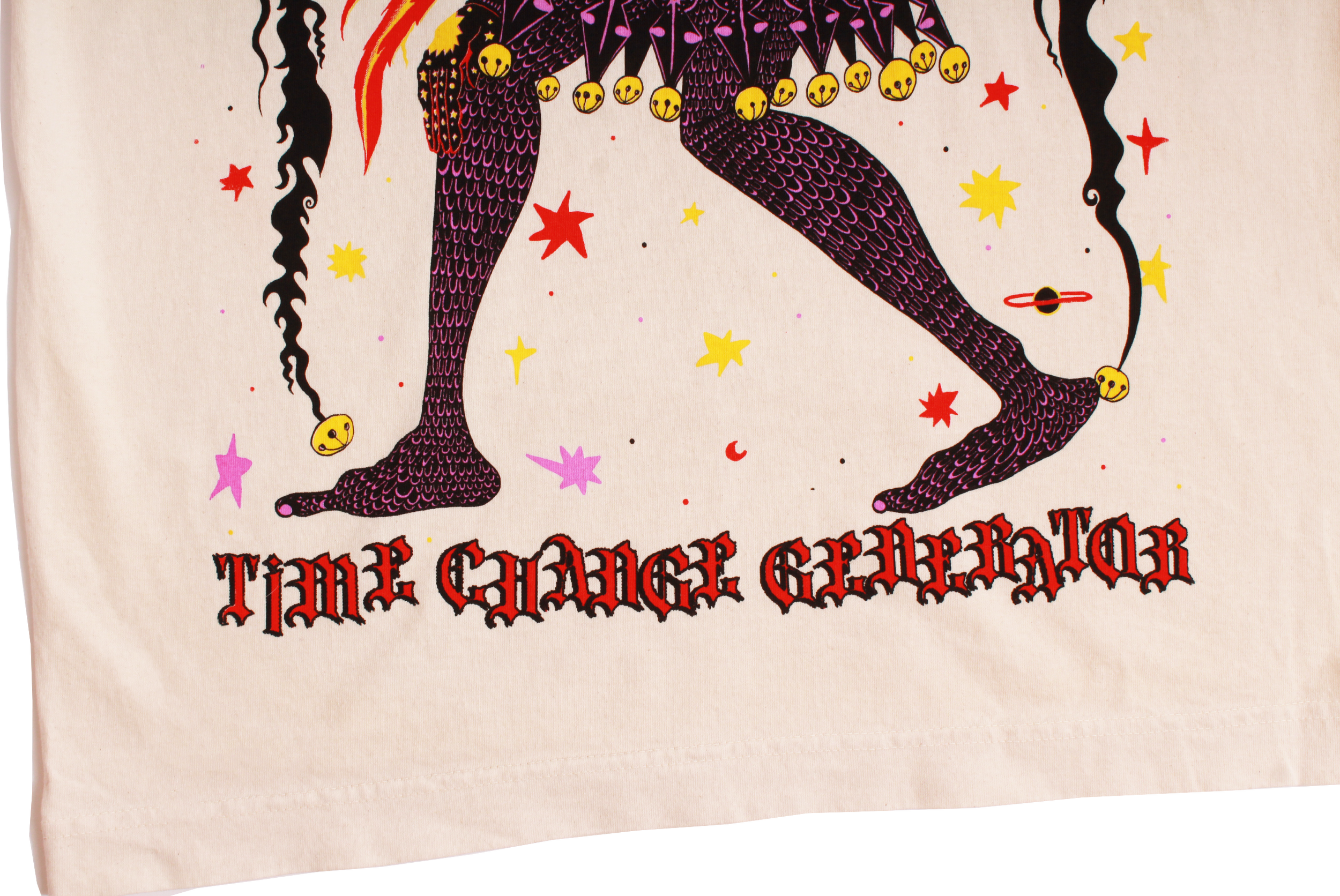 _2025_tee-ss_MedievalParlay_Cream_detail2.png