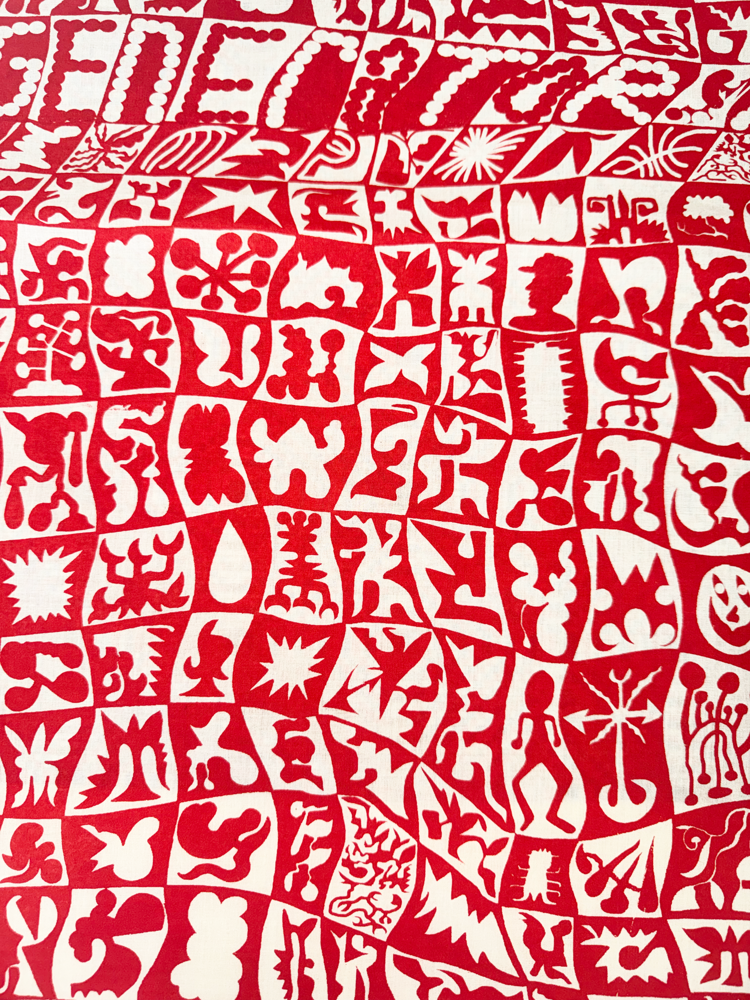 2025_accessory-scarf_VariablesScarf_red_detail.png