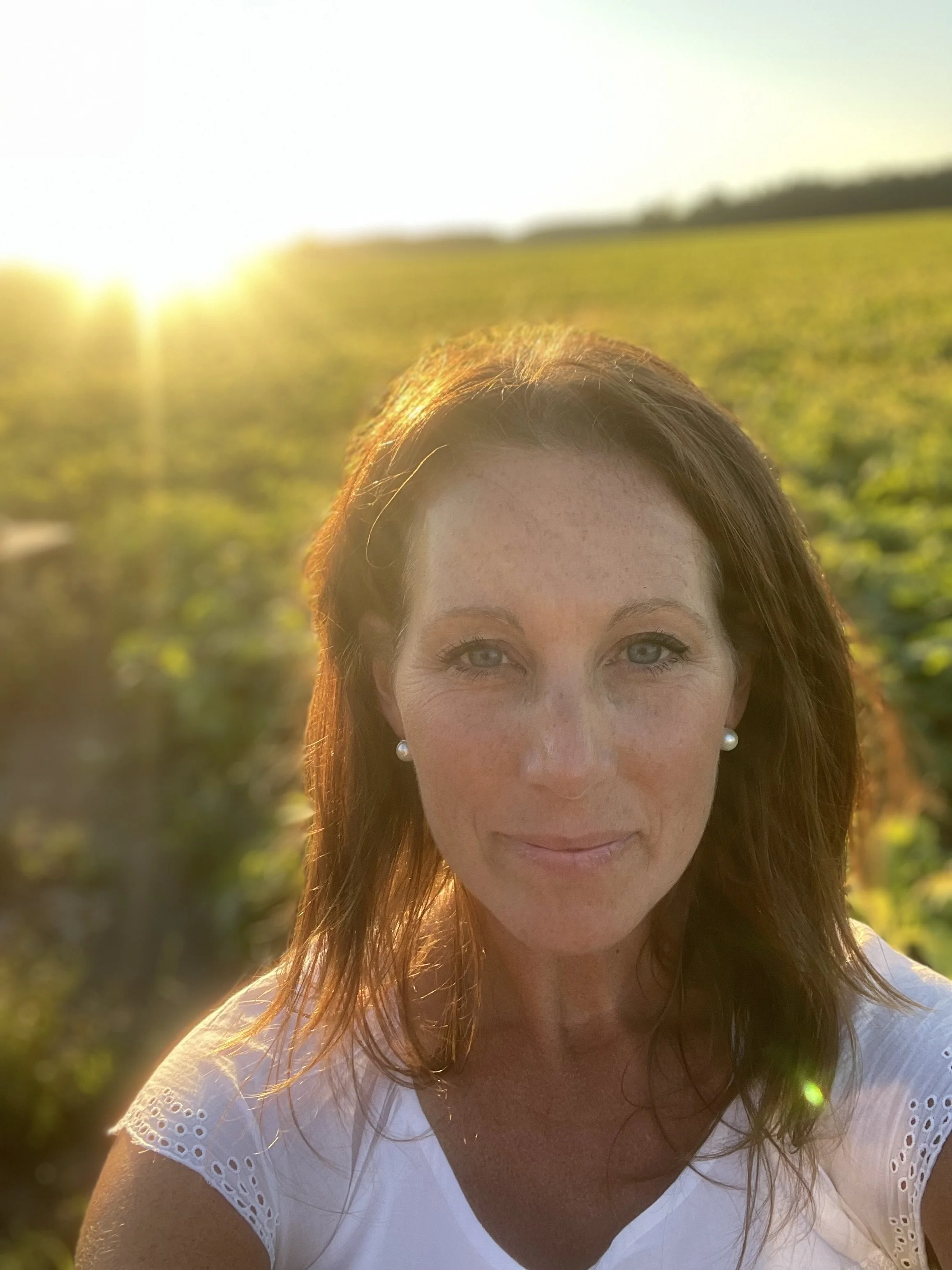 Photo of Kelli Carlson.