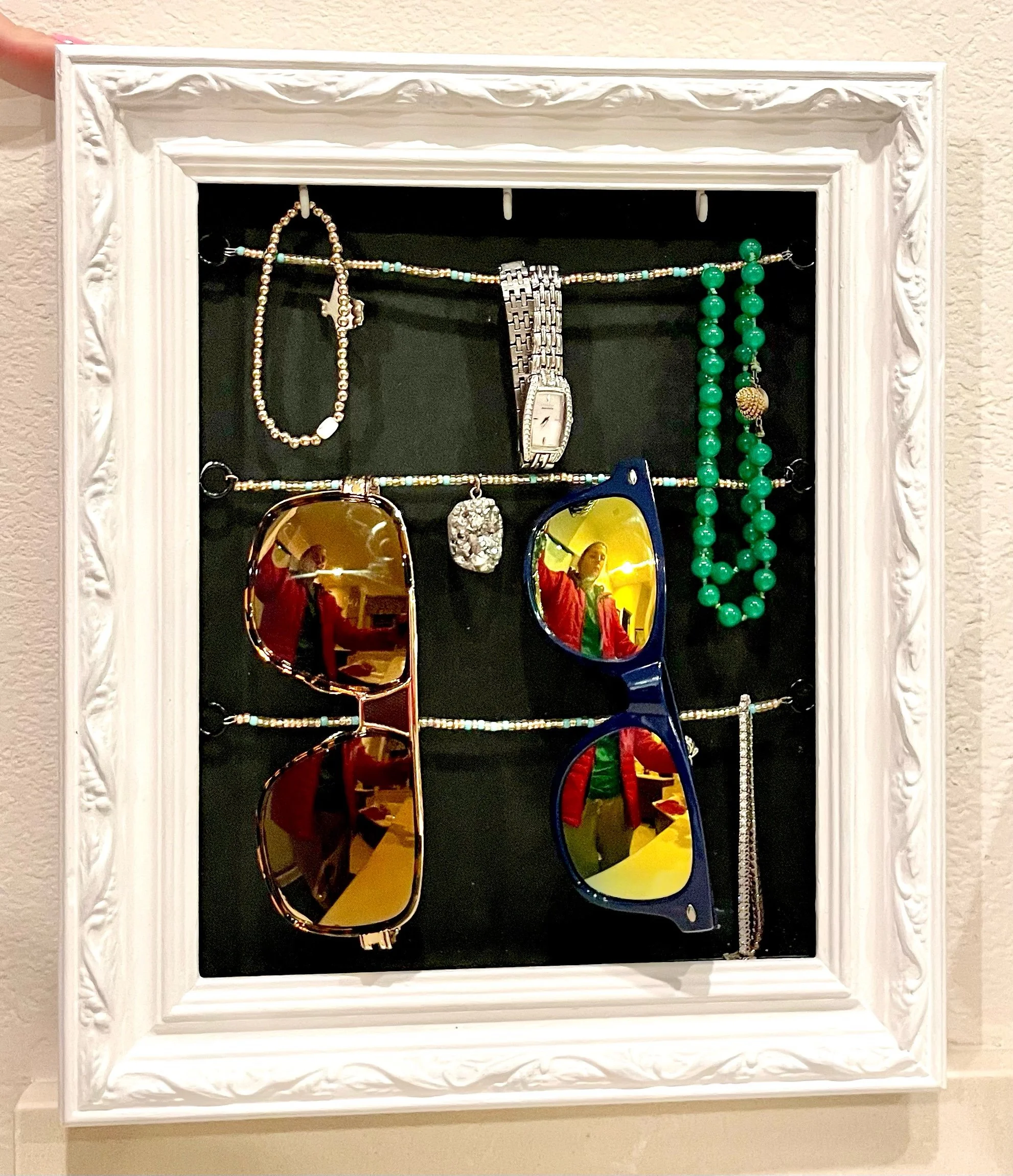 DIY Vintage Frame Accessory Hanger