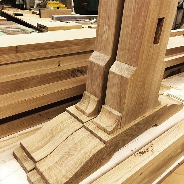 T A B L E  L E G S -  Details make the contour interesting. #builtforyou
__________________________________________________

#customfurniture #torontofurniture #diningroomdecor #diningtable #diningtabledesign #wooddiningtable #furnituredesign #furnit
