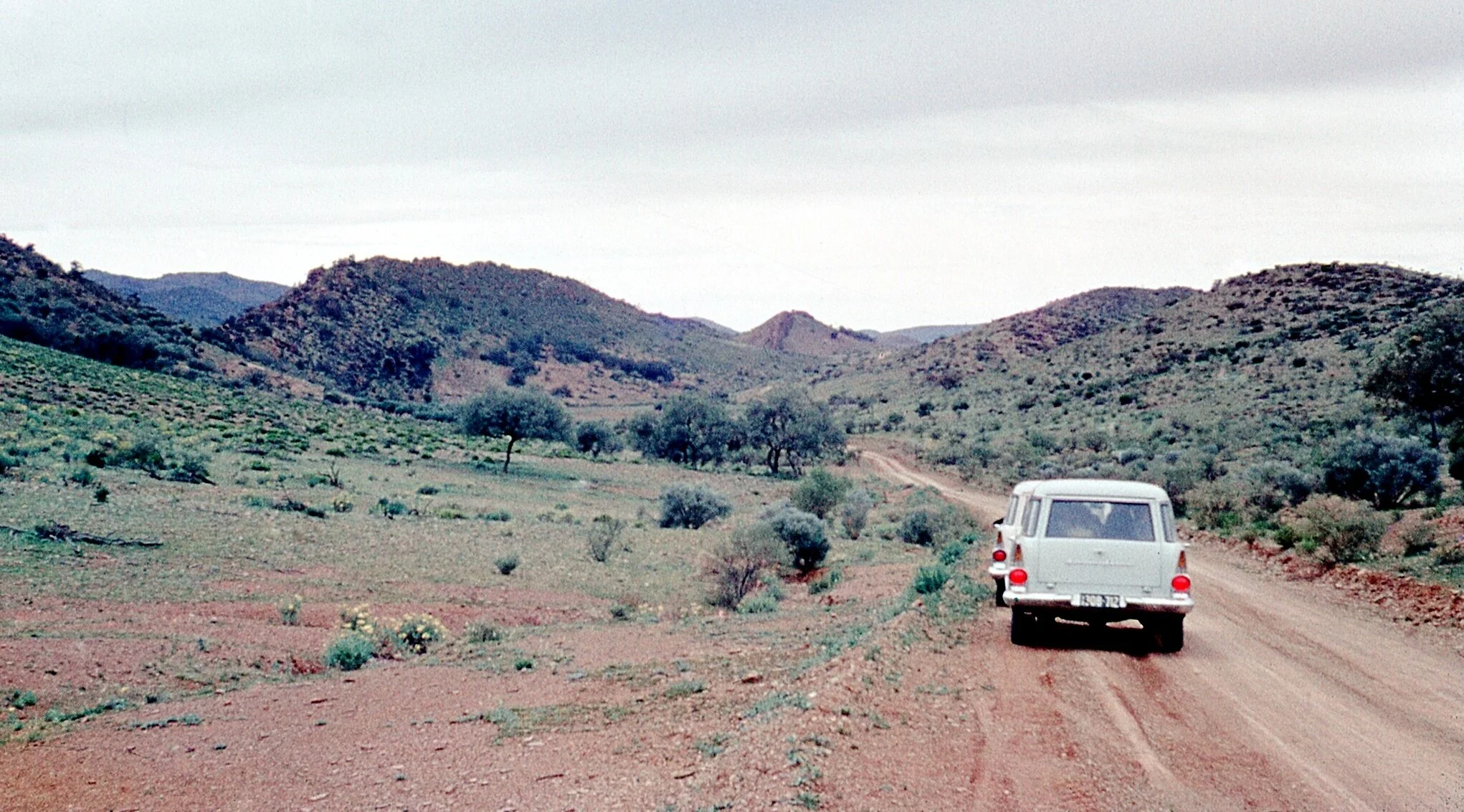 Camel Gap on road to Arkaroola, 1960s (Mick Millikan)