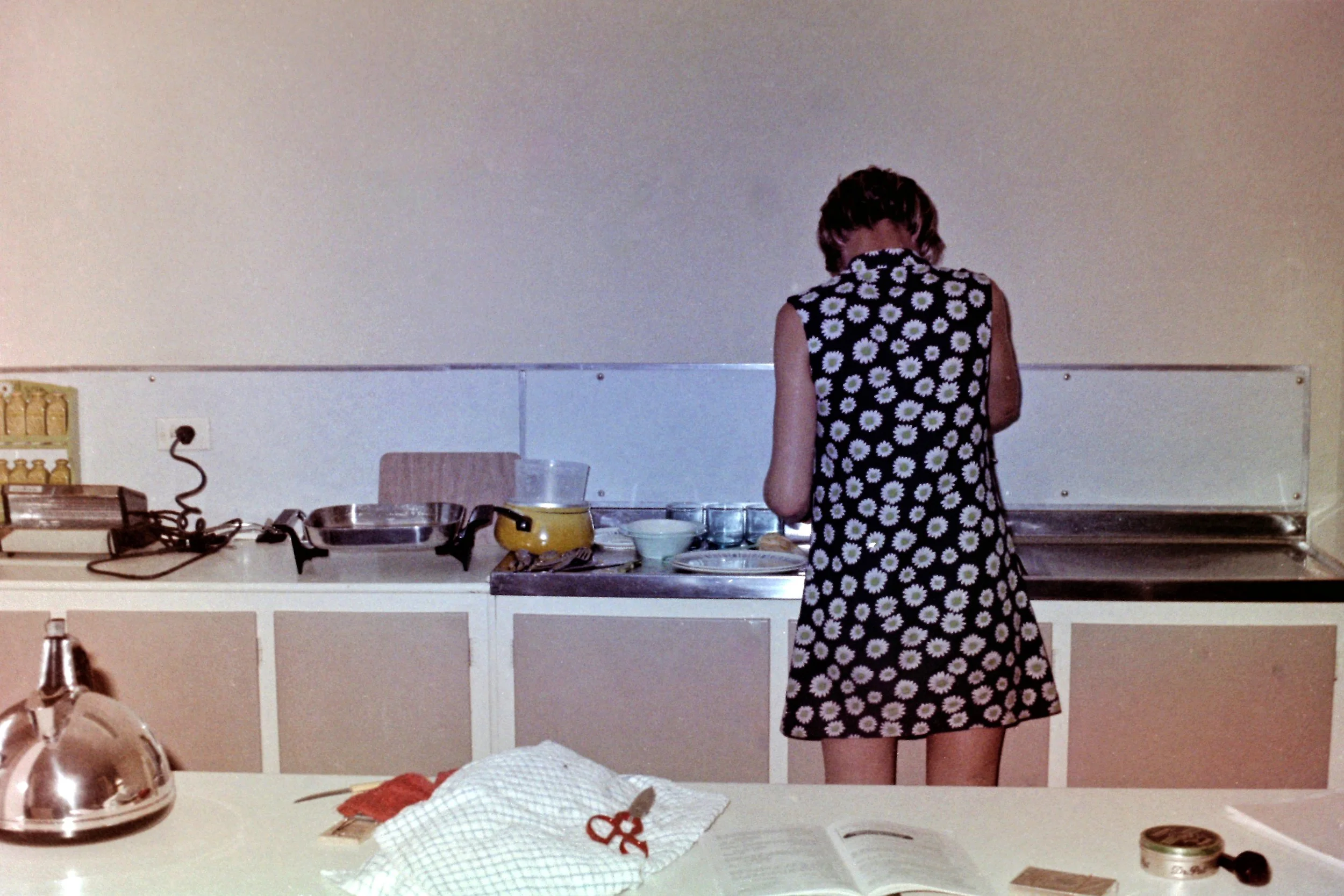  Lorraine Walford in Flat 20, Sixth Street  1971 (Lorraine Walford) 