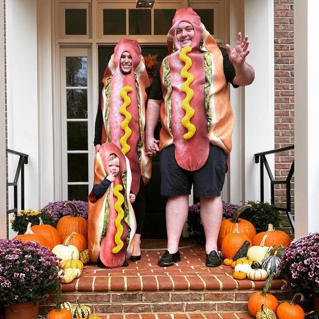 Long overdue, but our Screamvalley contest winners were...The Brogan Family for Best Family costume. The Gosnell Family for Most Hilarious Pet (and child) picture. And the Fastow Family for Spookiest House Decor! Thank you all who participated! @litt