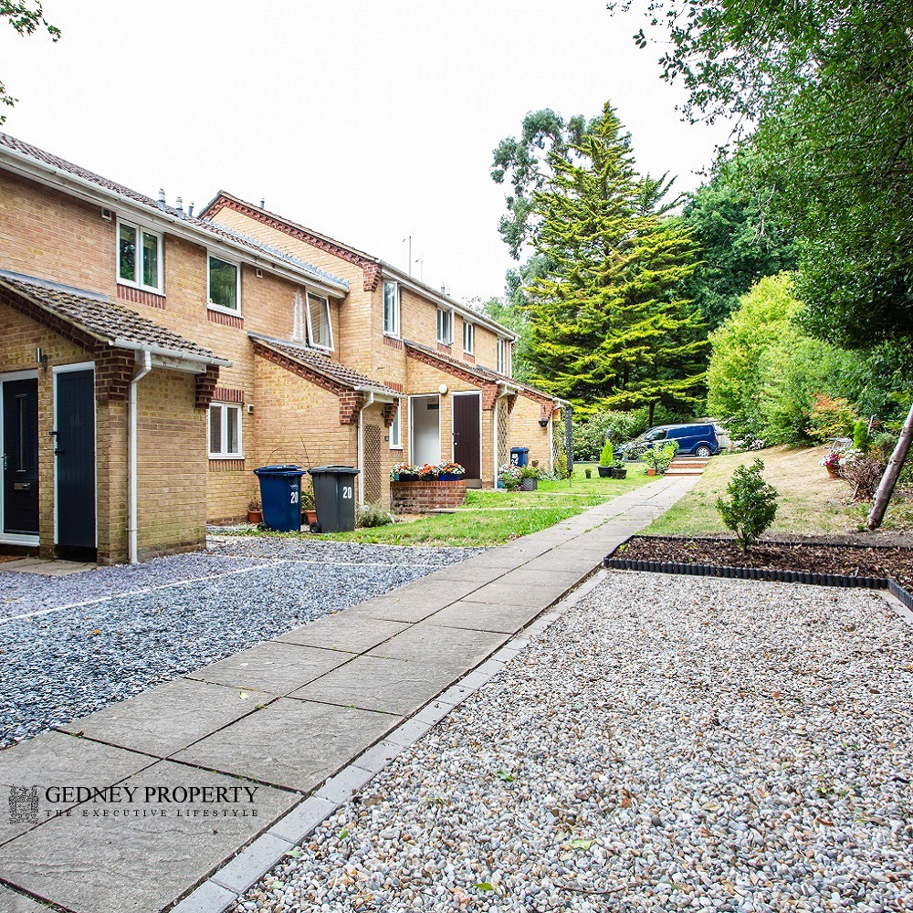 18_carters_walk_front_garden_head_on_no_18_1000_1000_v1.png