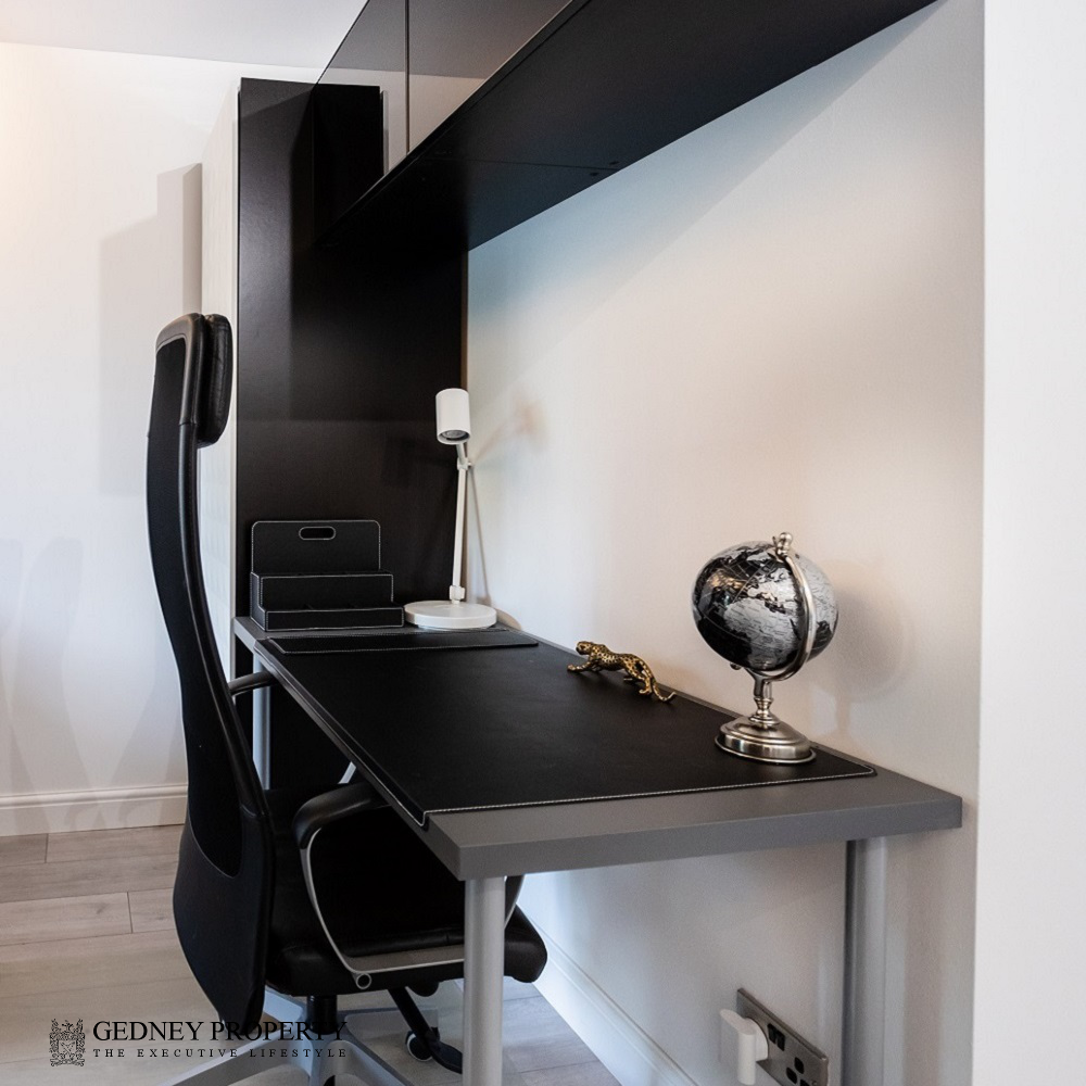 13_carters_walk_room_study_EF_out_1000_1000_v1.png