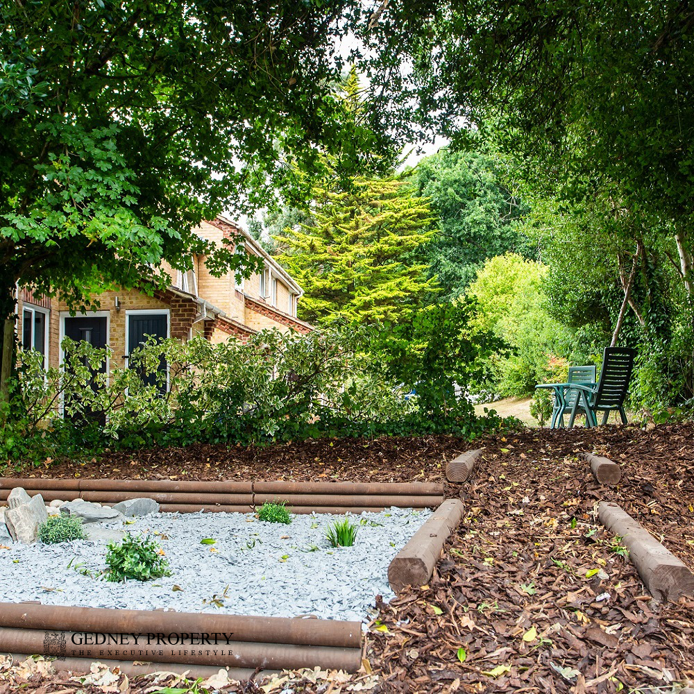 18_carters_walk_secret_garden_rockery_1000_1000_v1.png