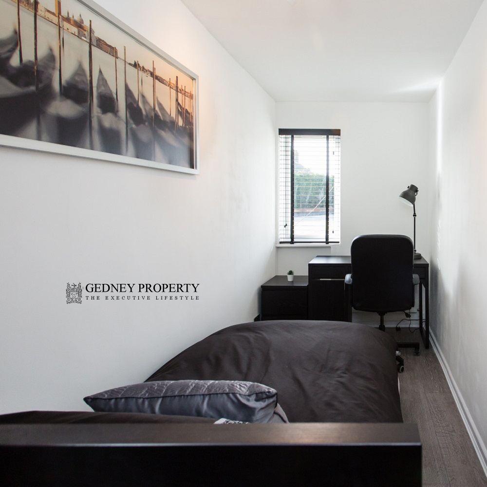13_barrie_road_bedroom_five_wide_1000_1000_v1.png
