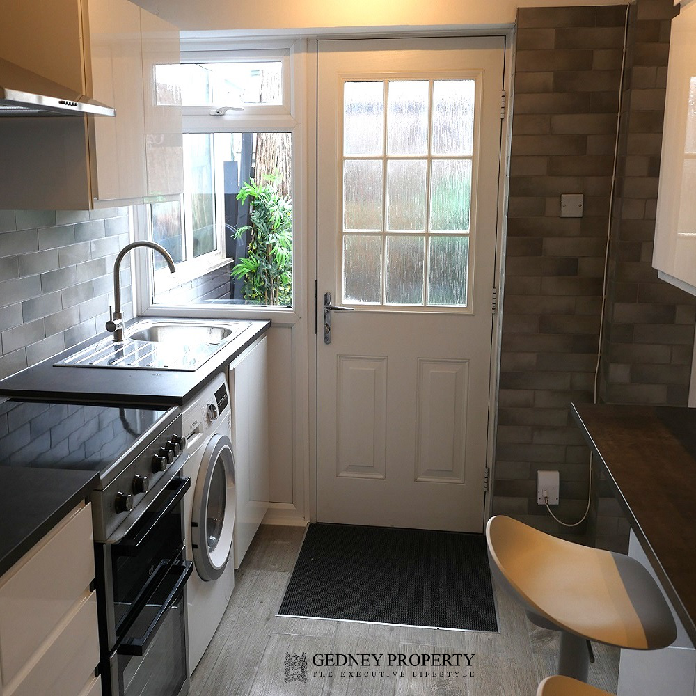 13_barrie_road_kitchen_door_AG_1000_1000_v1.png