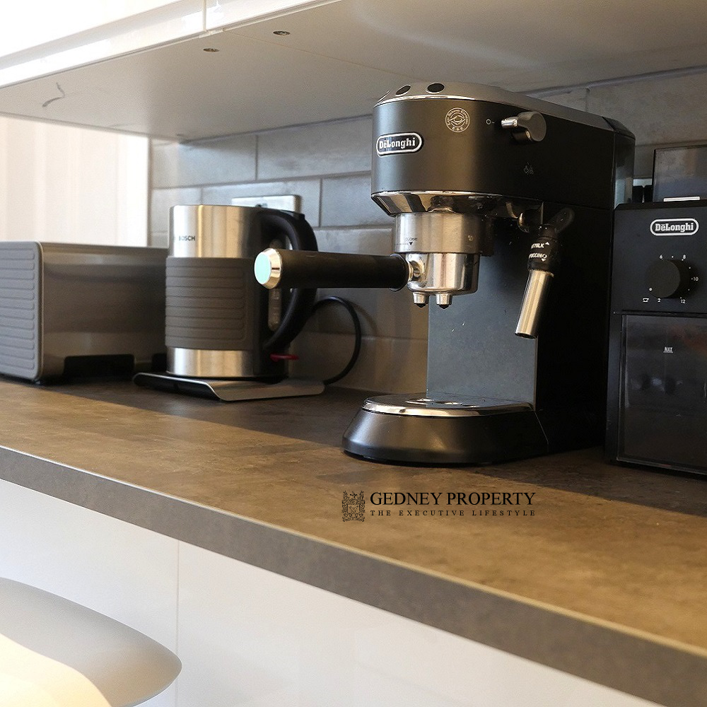 13_barrie_road_kitchen_appliances_AG_1000_1000_v1.png