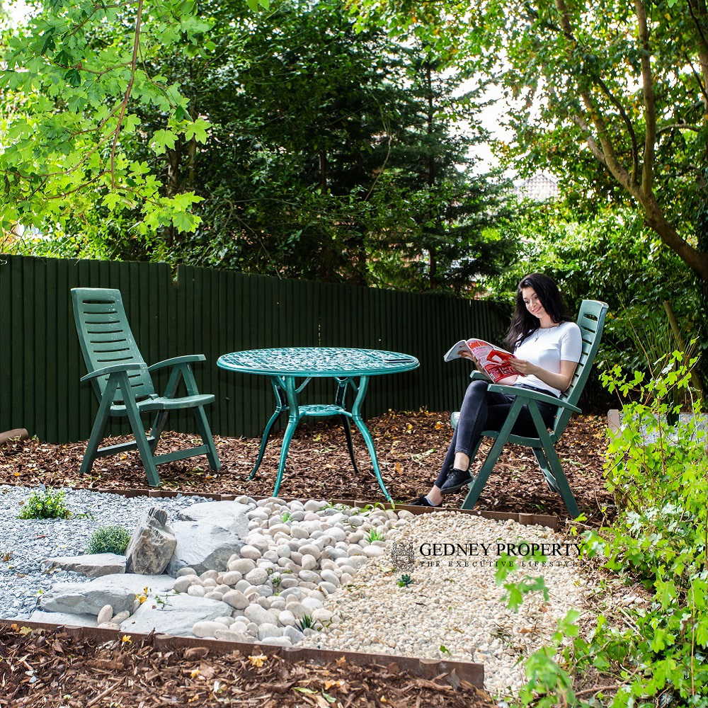 18_carters_walk_maria_secret_garden_rockery_1000_1000_v1.png