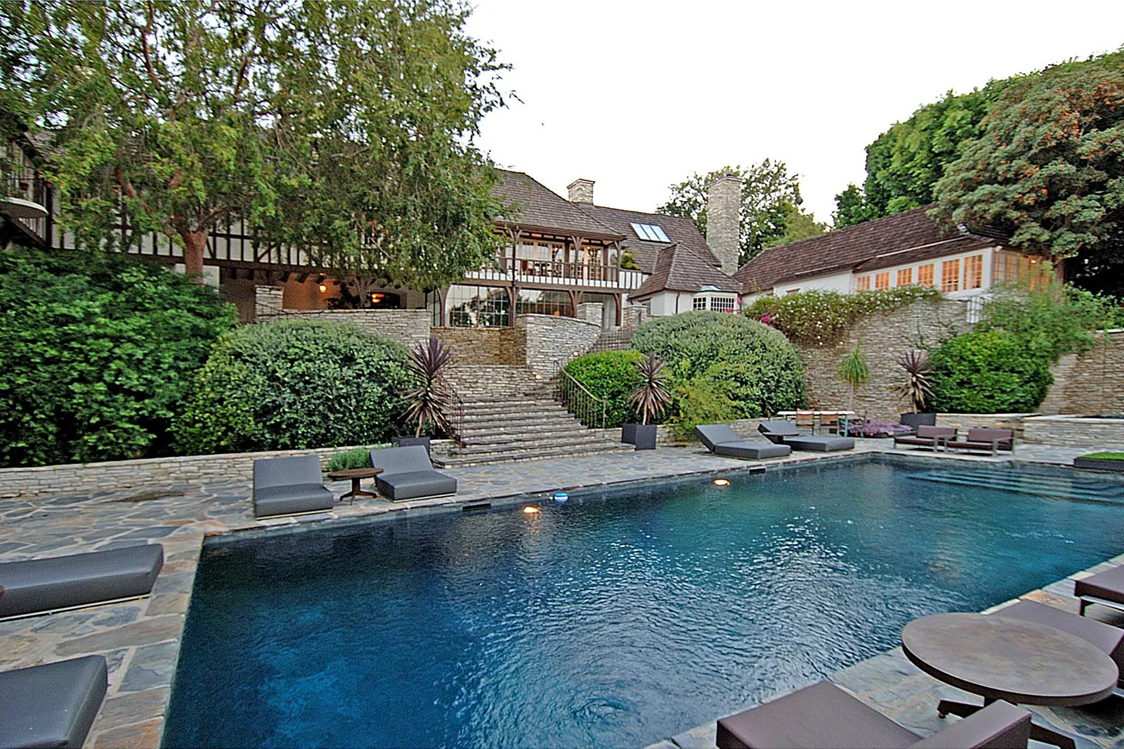 20050908-2-1185-010-MEDIUM.jpg