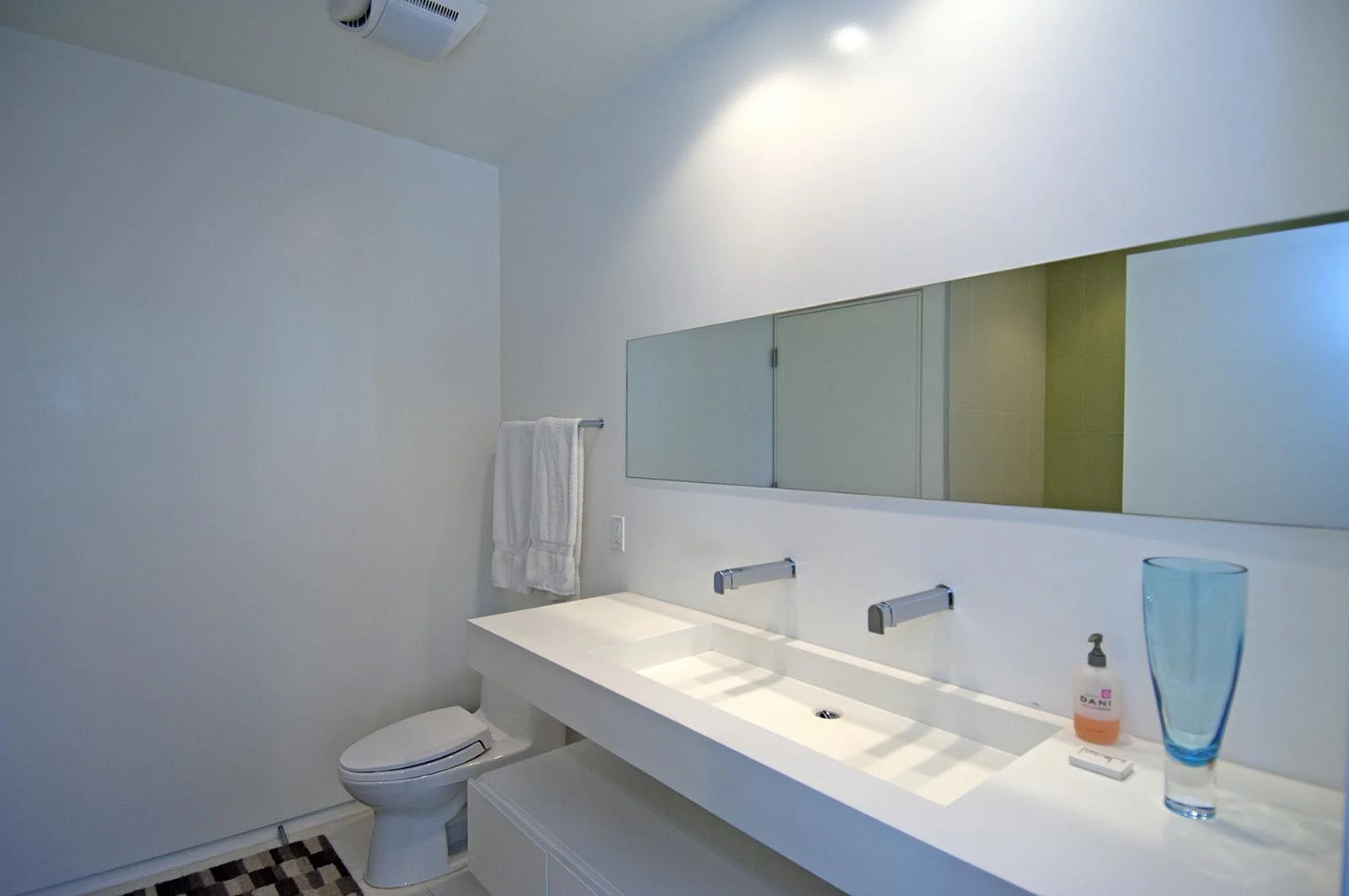 20110112-1-0348-010-MEDIUM.jpg