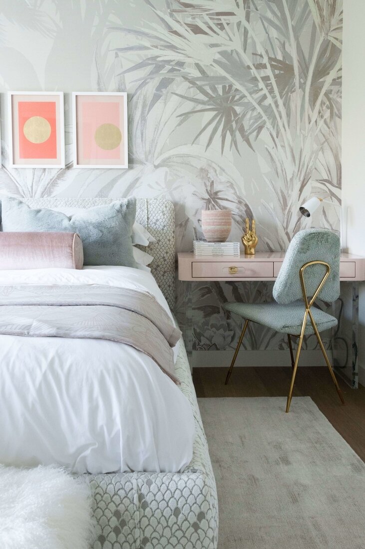 Tropical Wallpaper- coastal bedroom decorating ideas