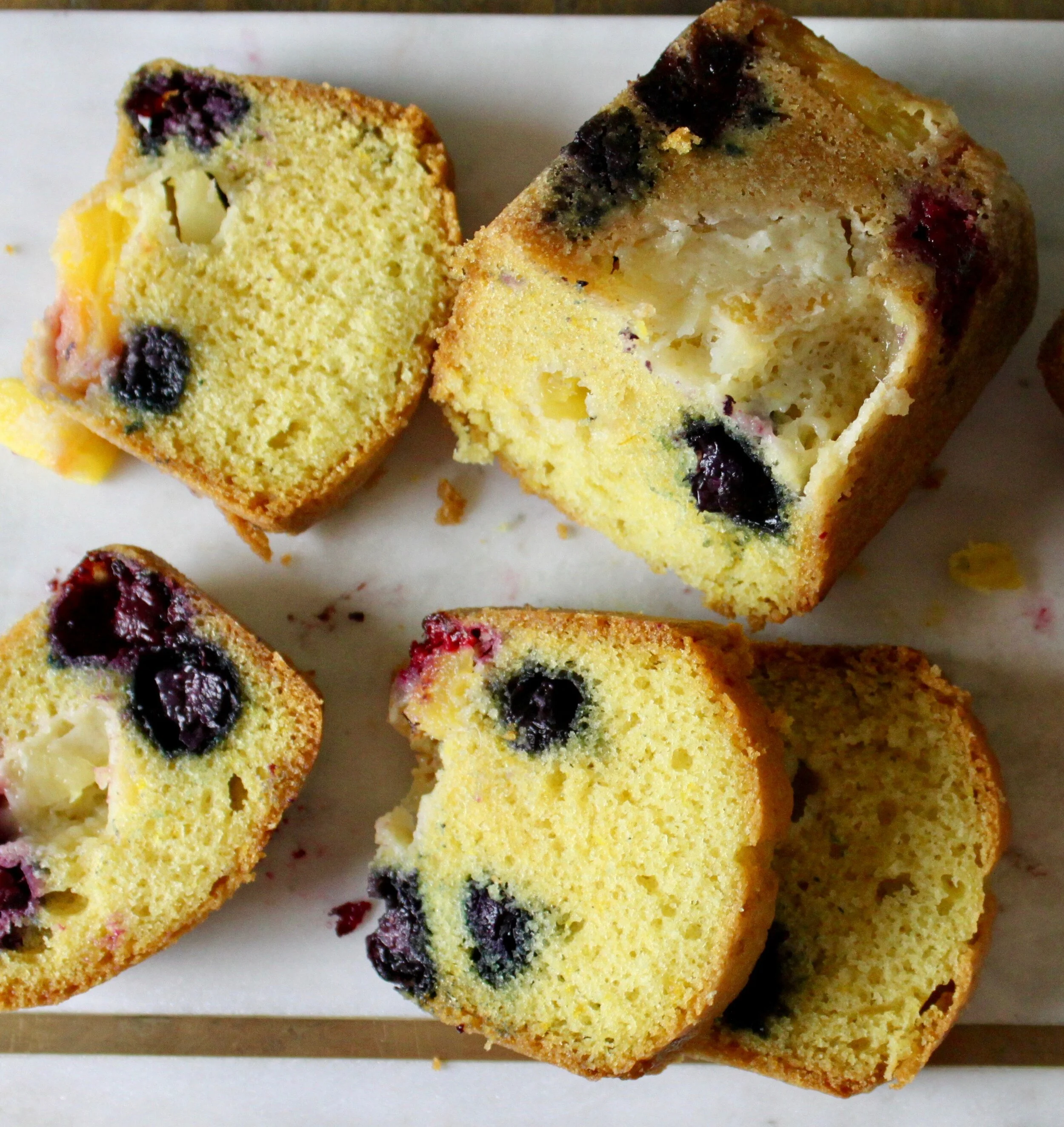 Upside down Pineapple and Berry Cake 
