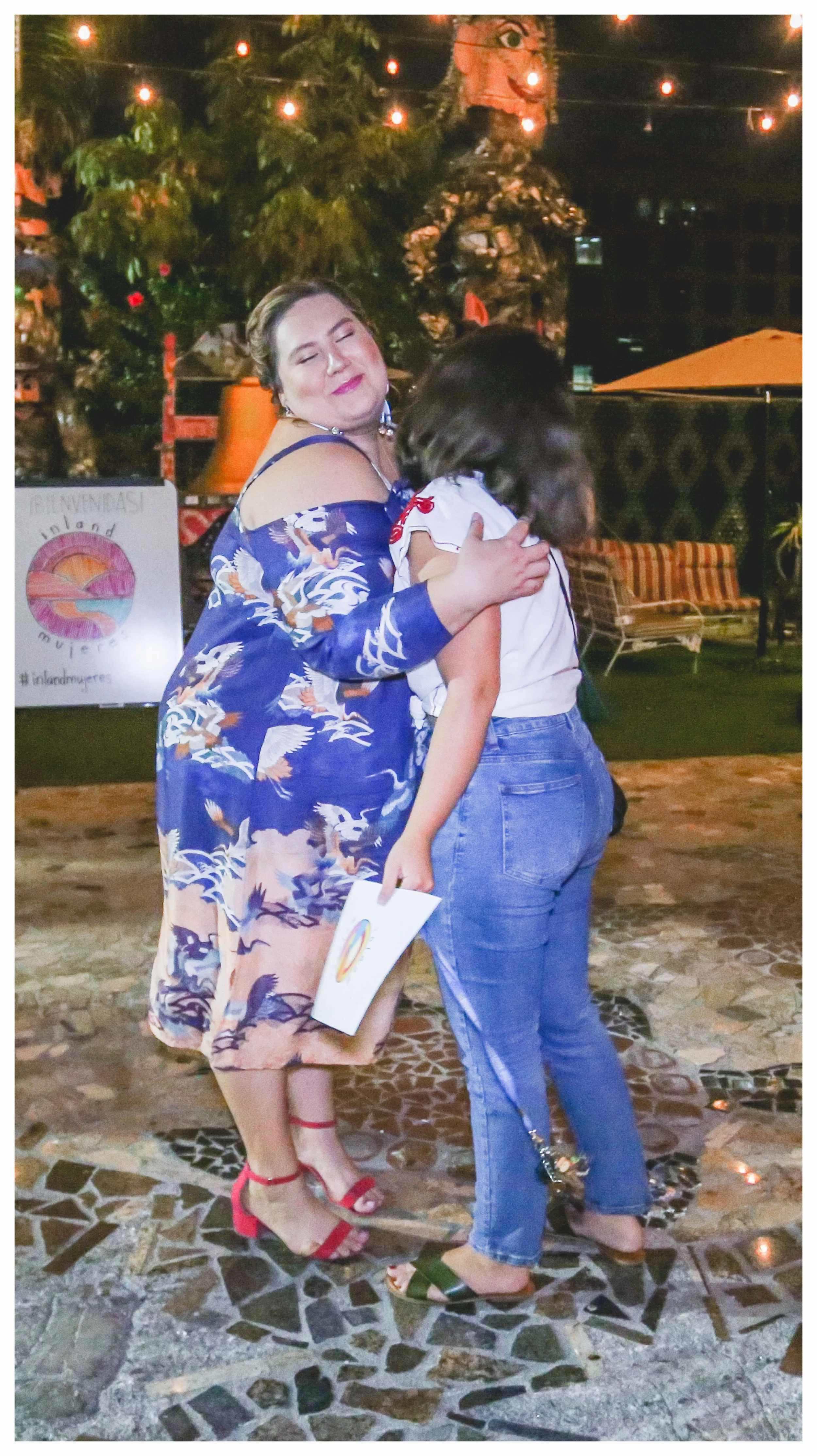 inlandmujeres100086.jpg