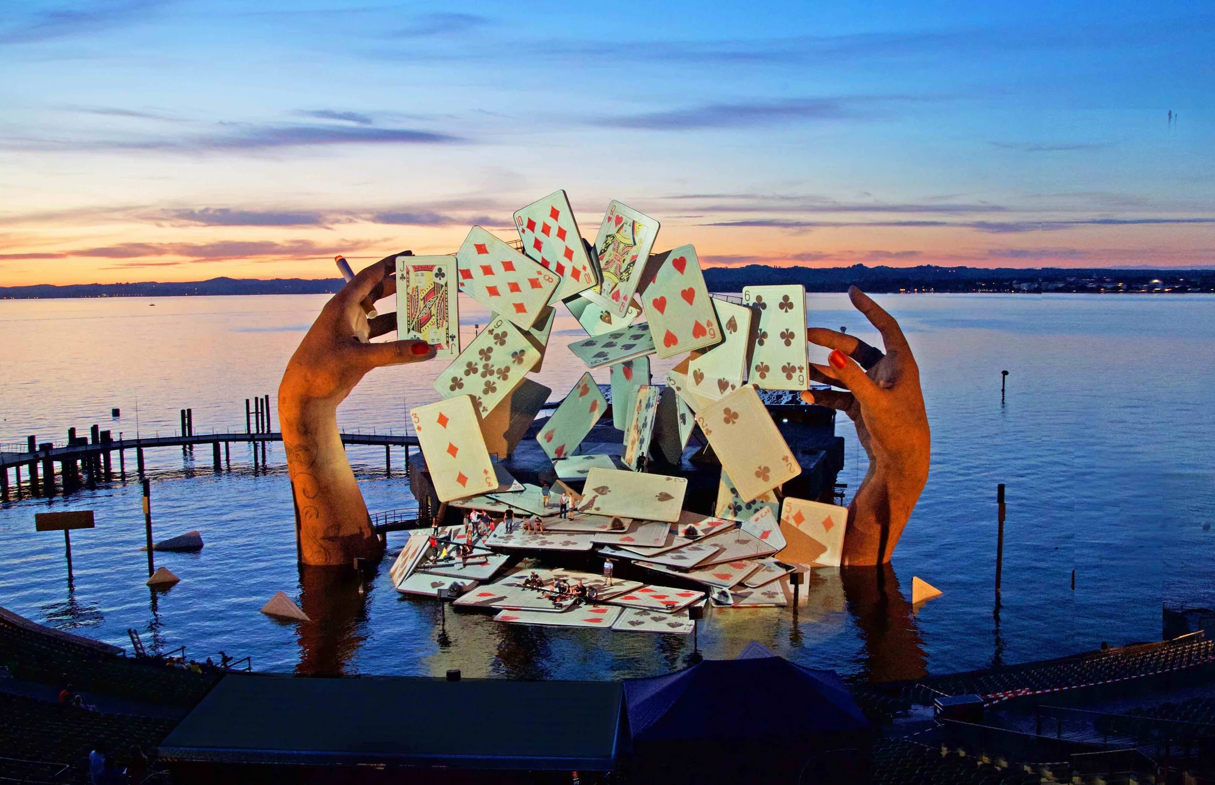 Build a Stage like Es Devlin