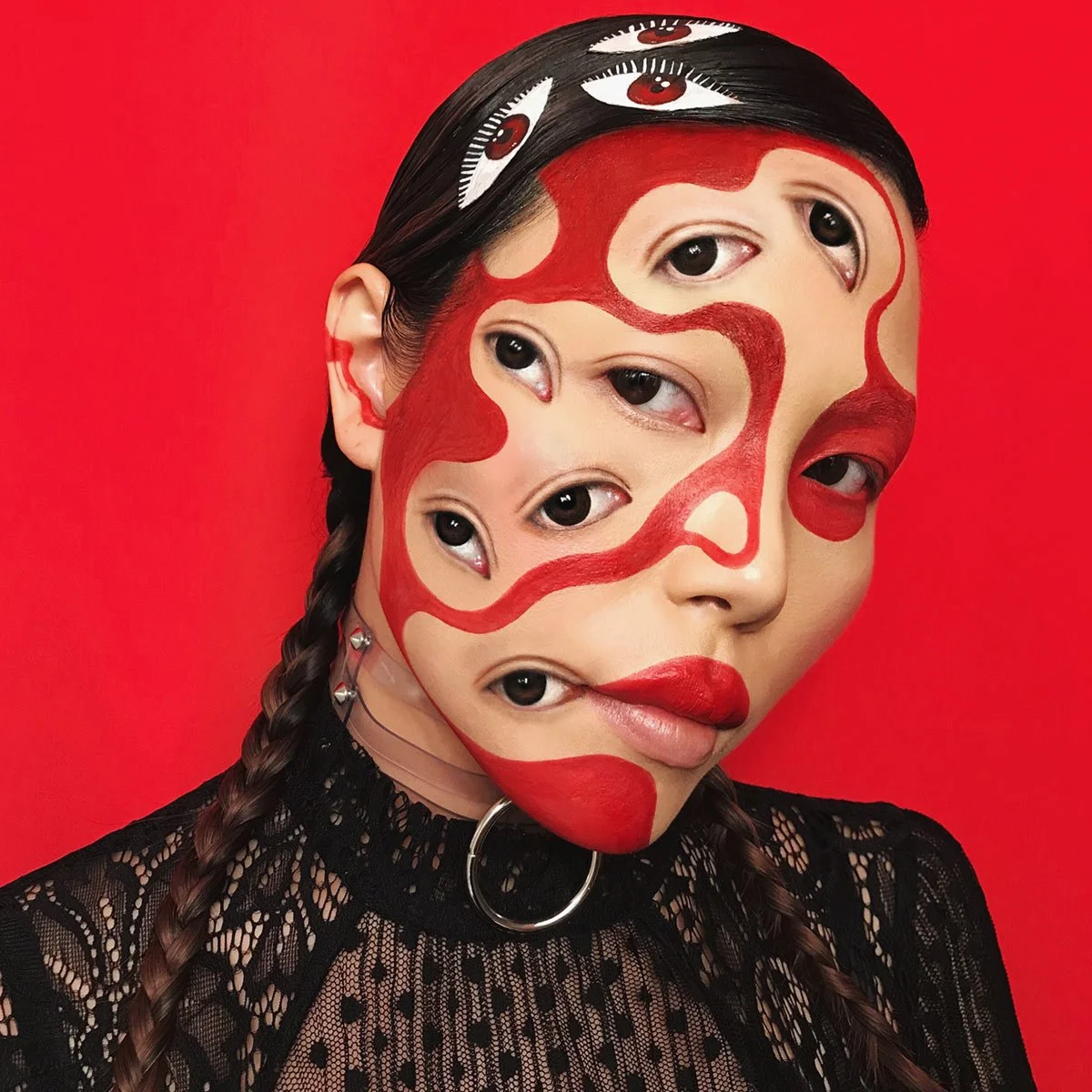 Trick Your Eyes with Optical Illusions