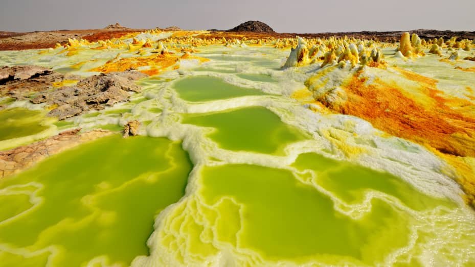 Go Back in Time to See How Life Emerged on Earth