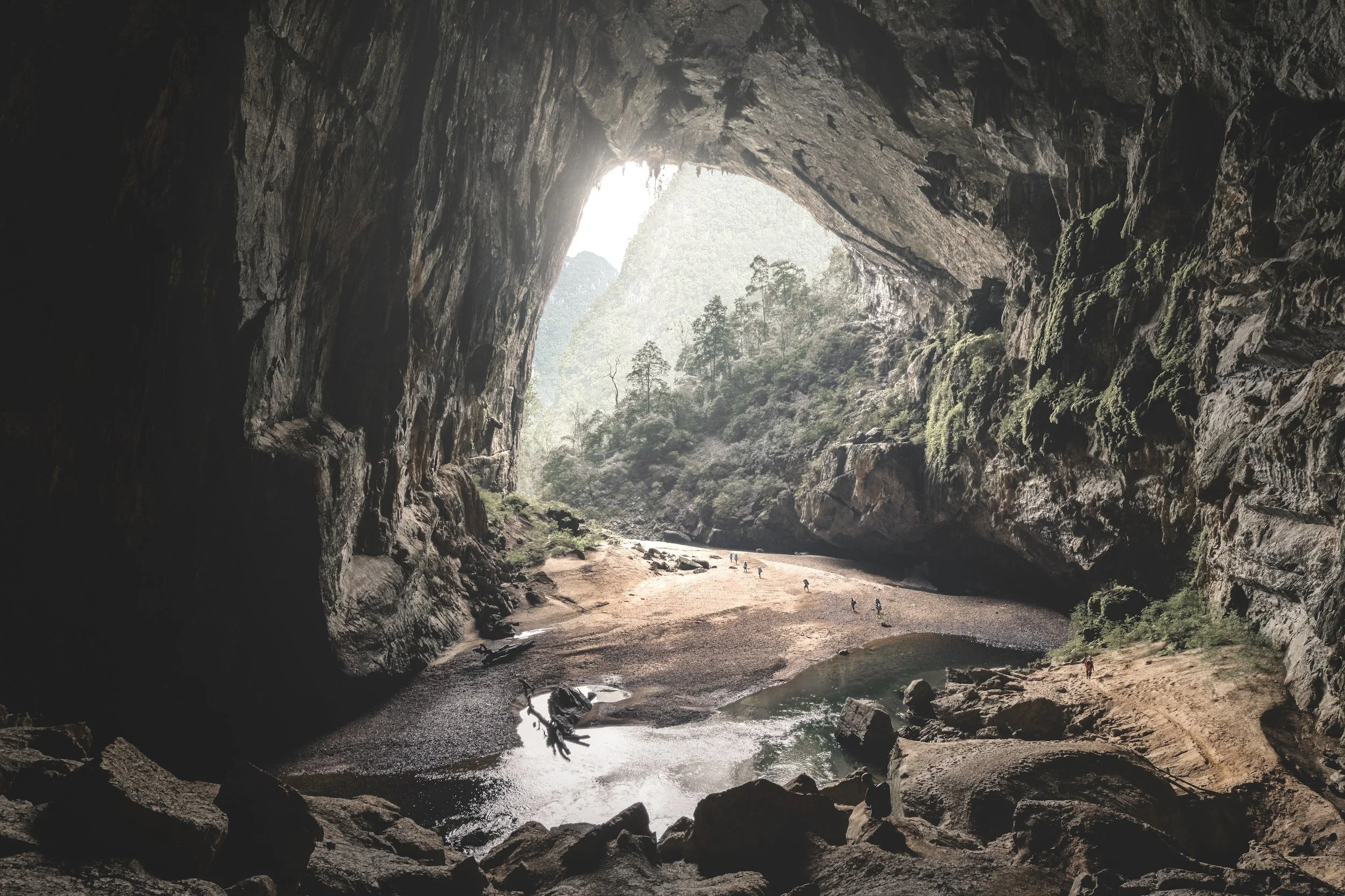 Travel to the Sơn Đoòng Cave