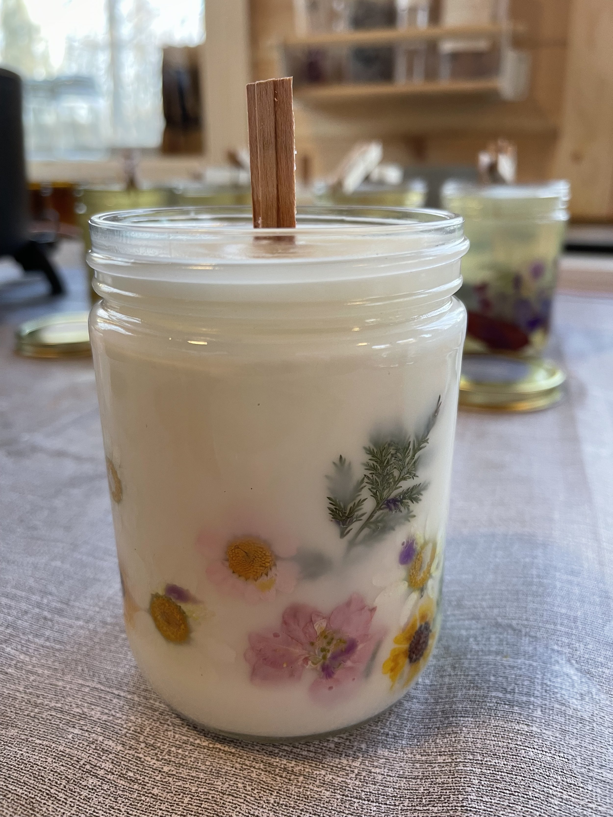  Pressed flower candles that ship for free to the US. Adding