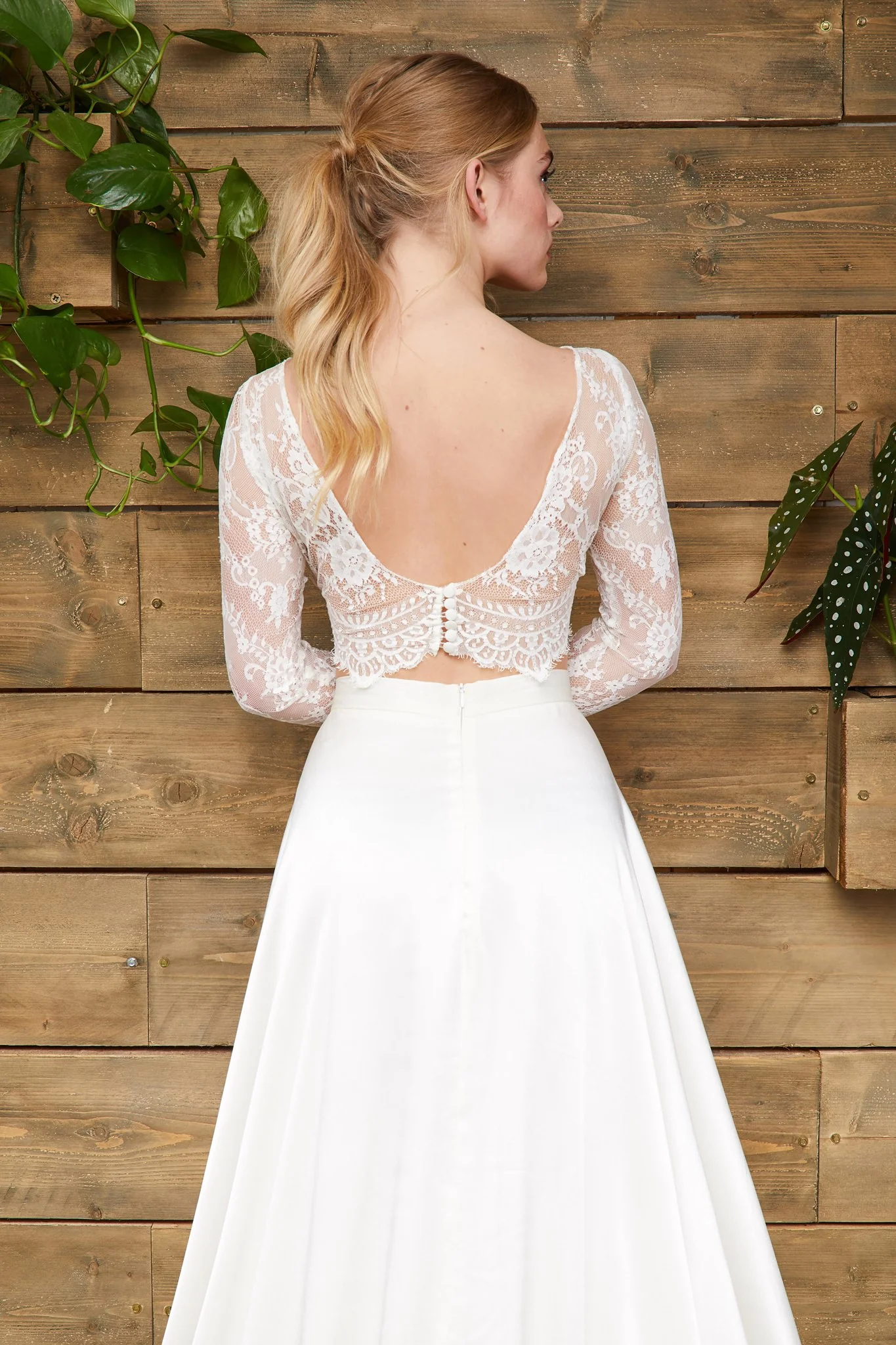 17-02-33 E W Couture lookbook 2019_social media.jpg