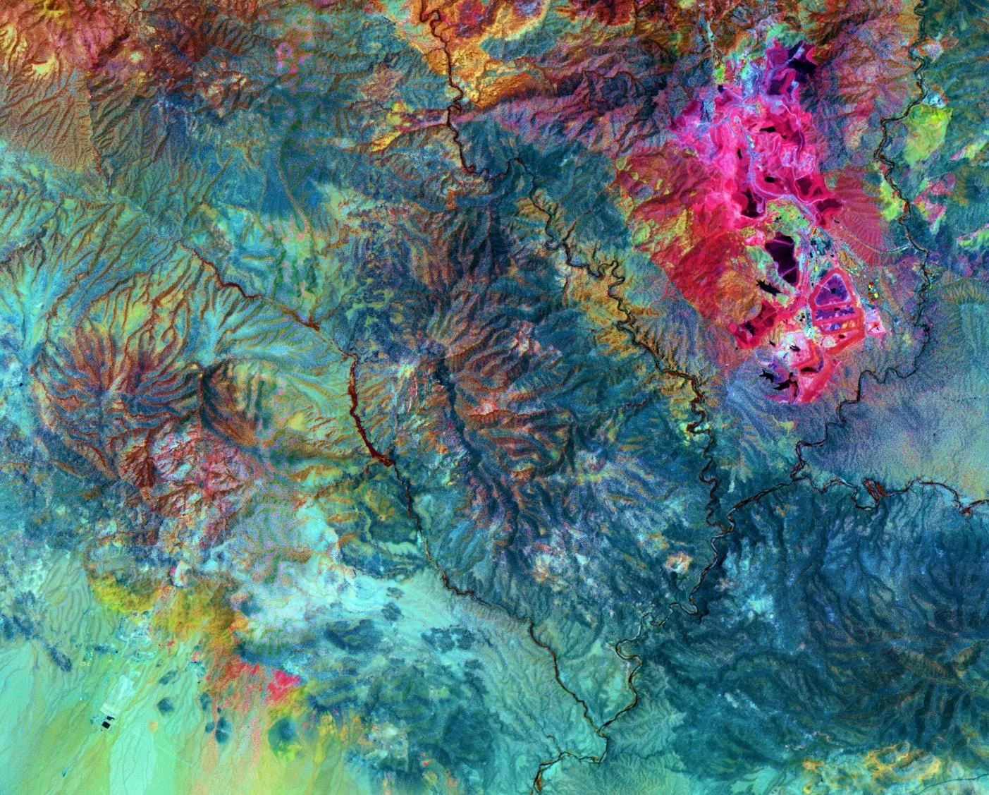MorenciOpenPitCopperMineAZNASA.jpg