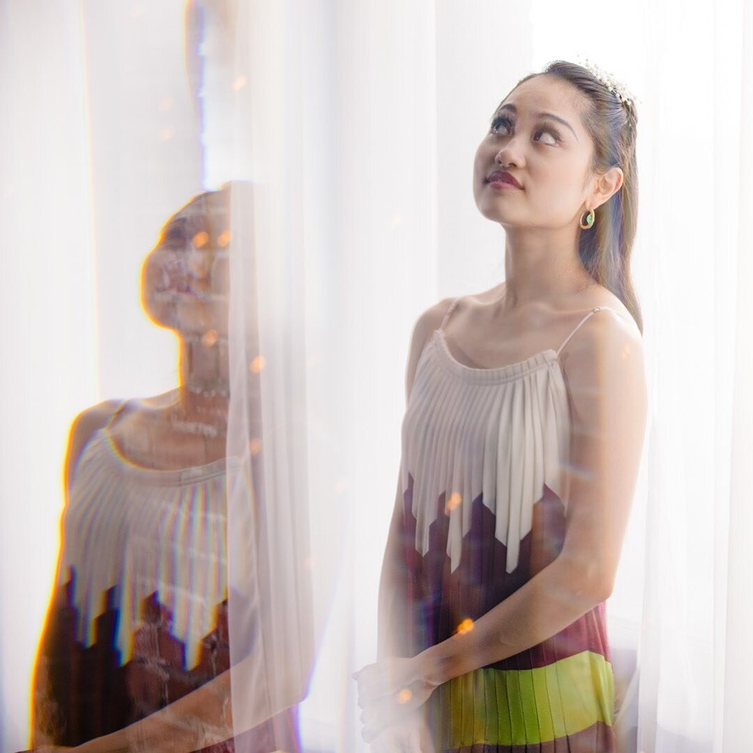 Had some fun playing with prisms with Yoshi. Which one do you like? 
&bull;
&bull;
&bull;
&bull; 
#indianapolisballet #fineartphotography #moonbugphotography #sonjaclark #indianapolisphotographer  #artist #beauty #omnifilter #lensbaby #omnibylensbaby
