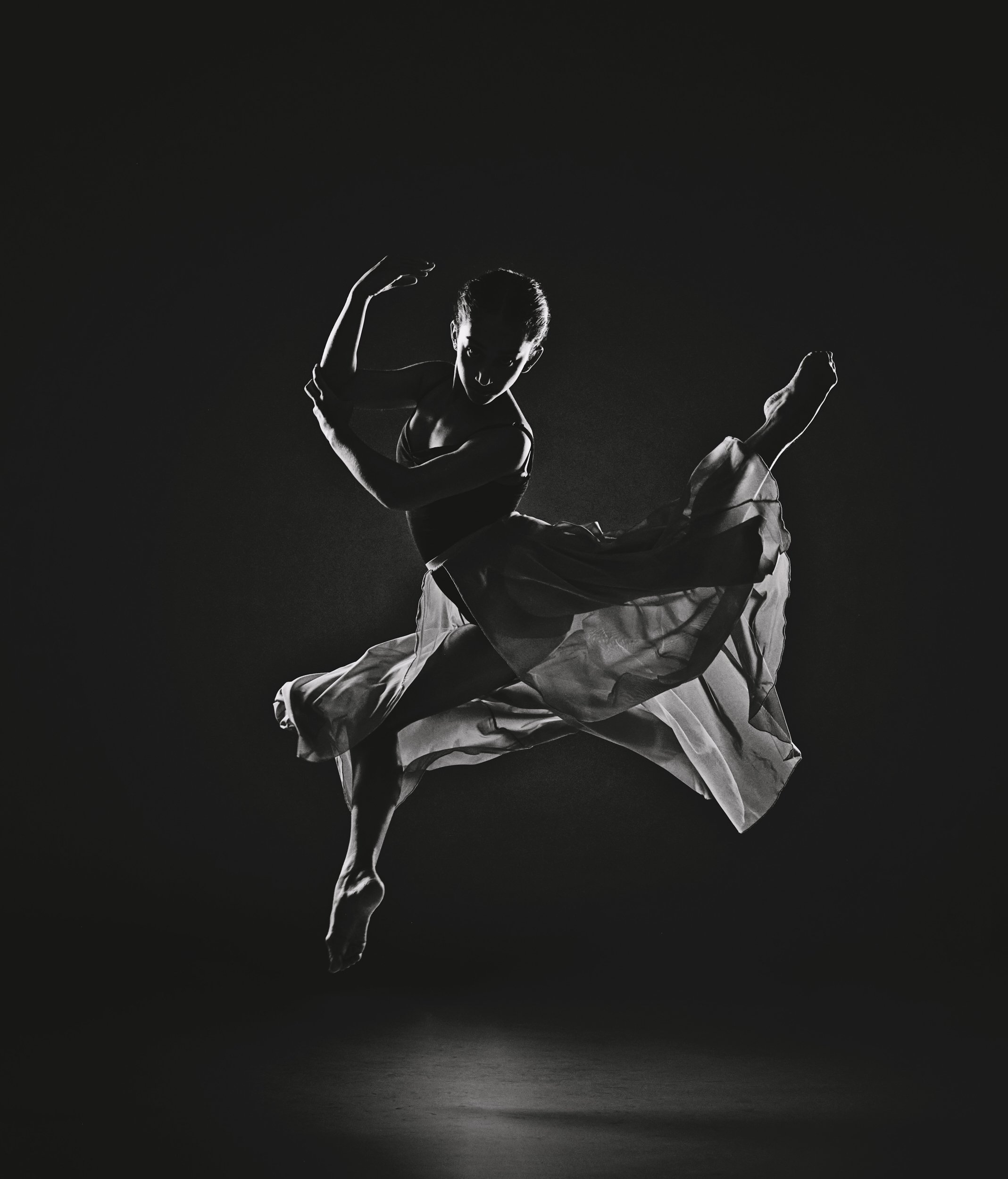 Moonbug-Photography-ballet dancer silouhette.jpg