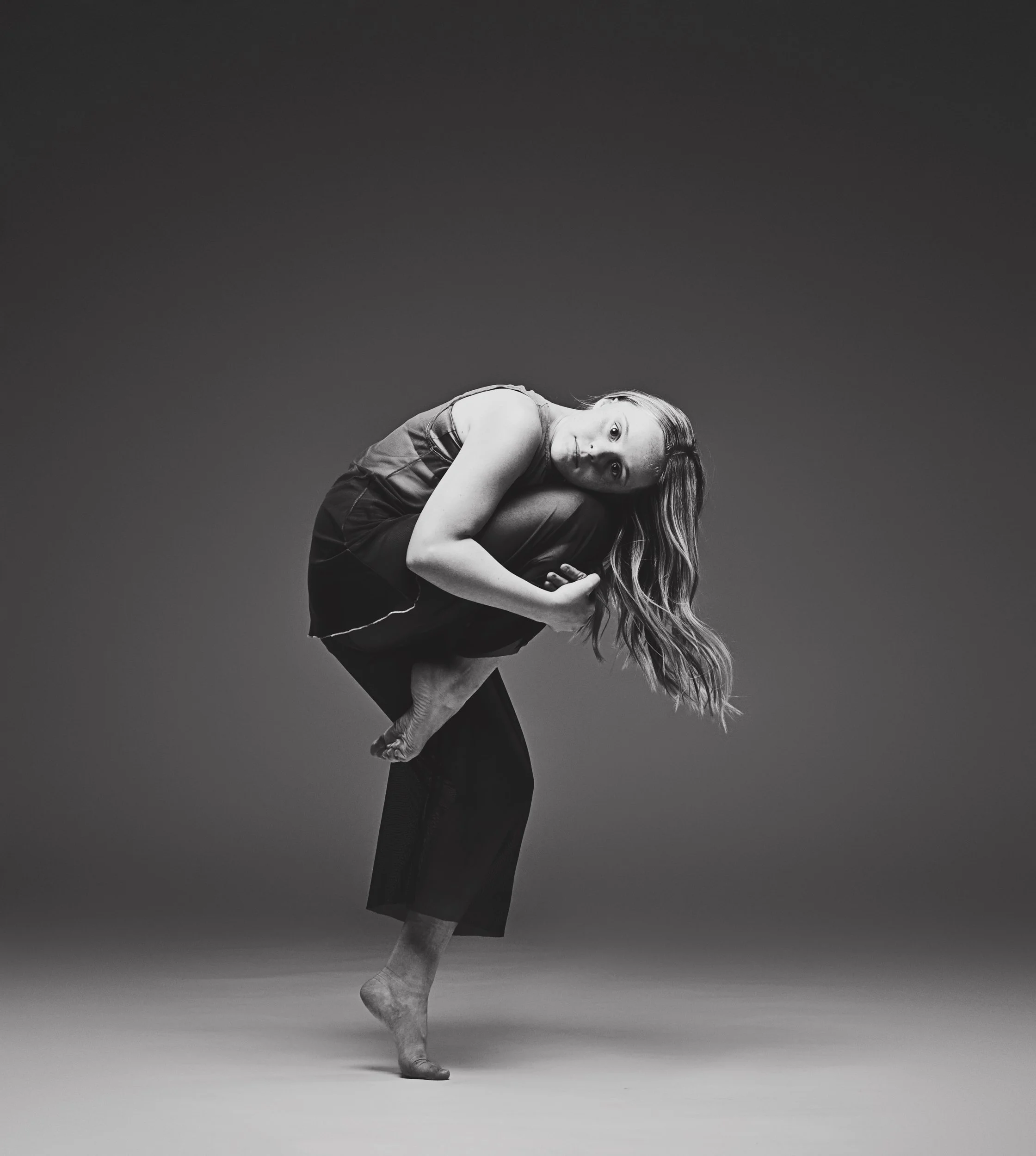 Moonbug-Photography-black and white contemporary dancer.jpg
