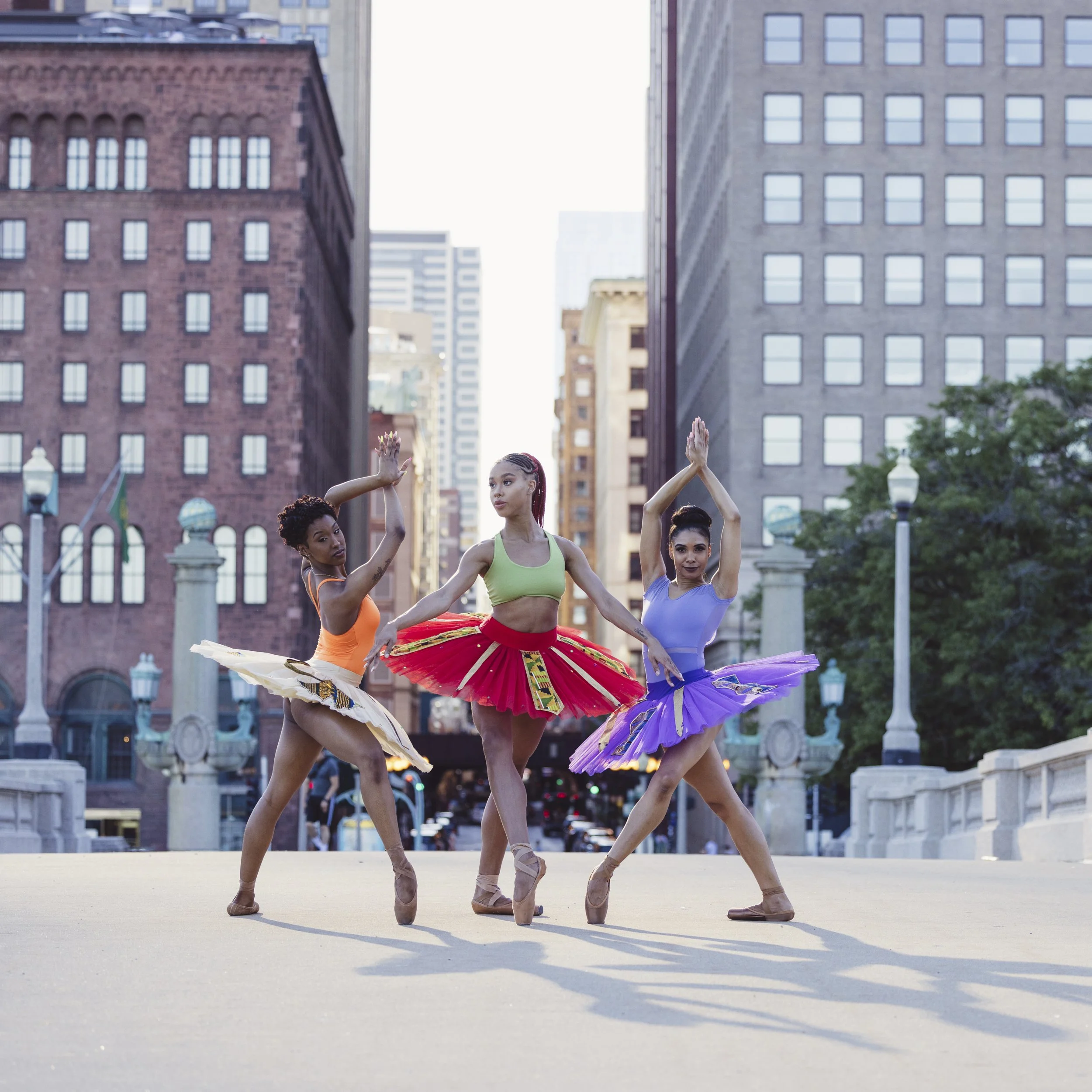 Moonbug-Photography-Hiplet 3 dancers street.jpg