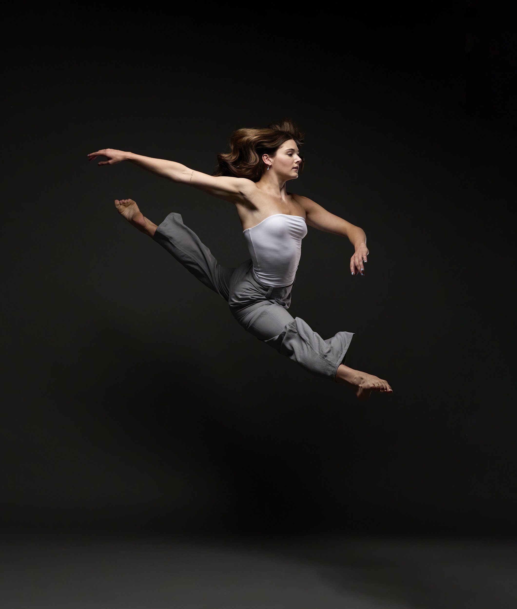 Moonbug-Photography-Haas Emily dancer split.jpg