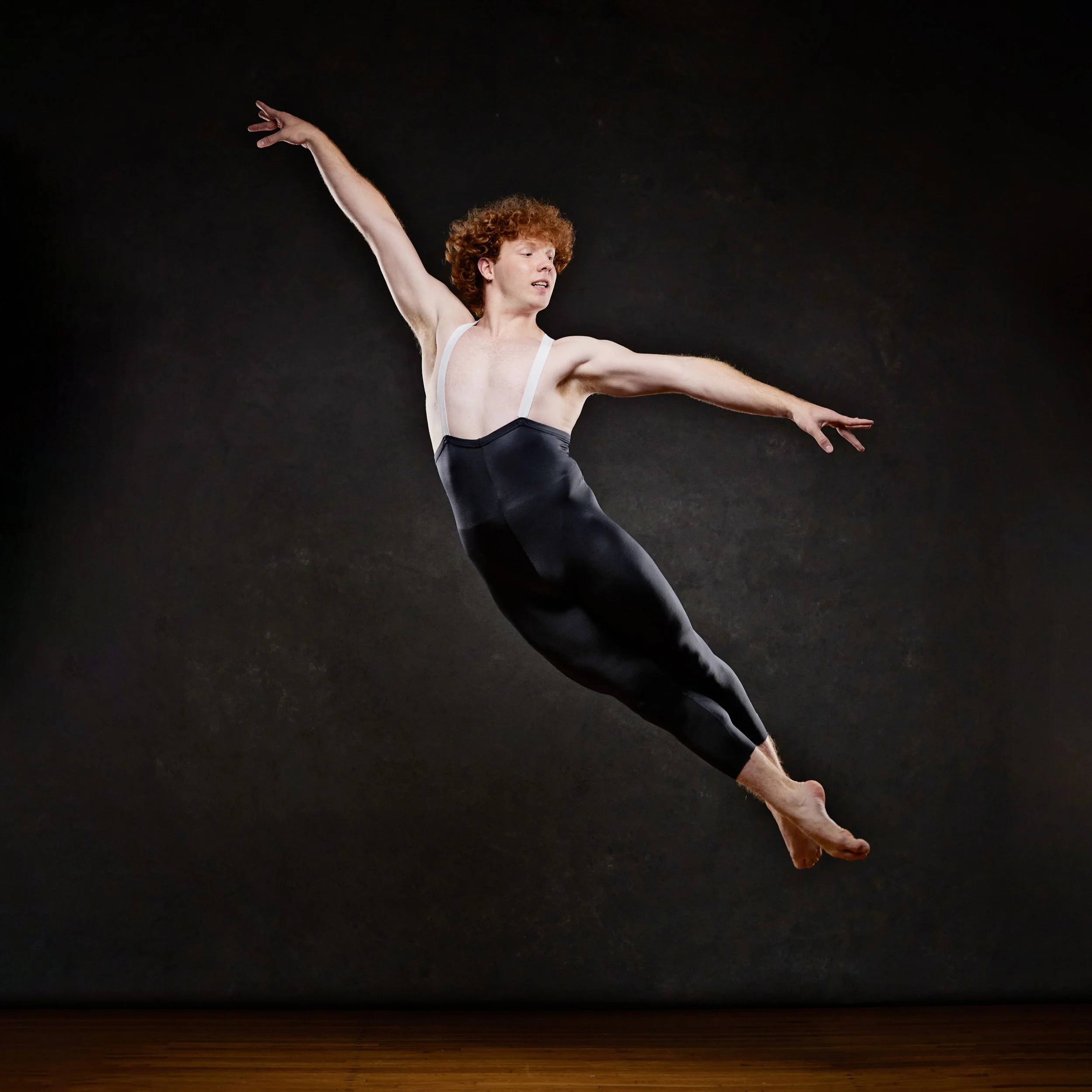 Moonbug-Photography-male ballet dancer.jpg
