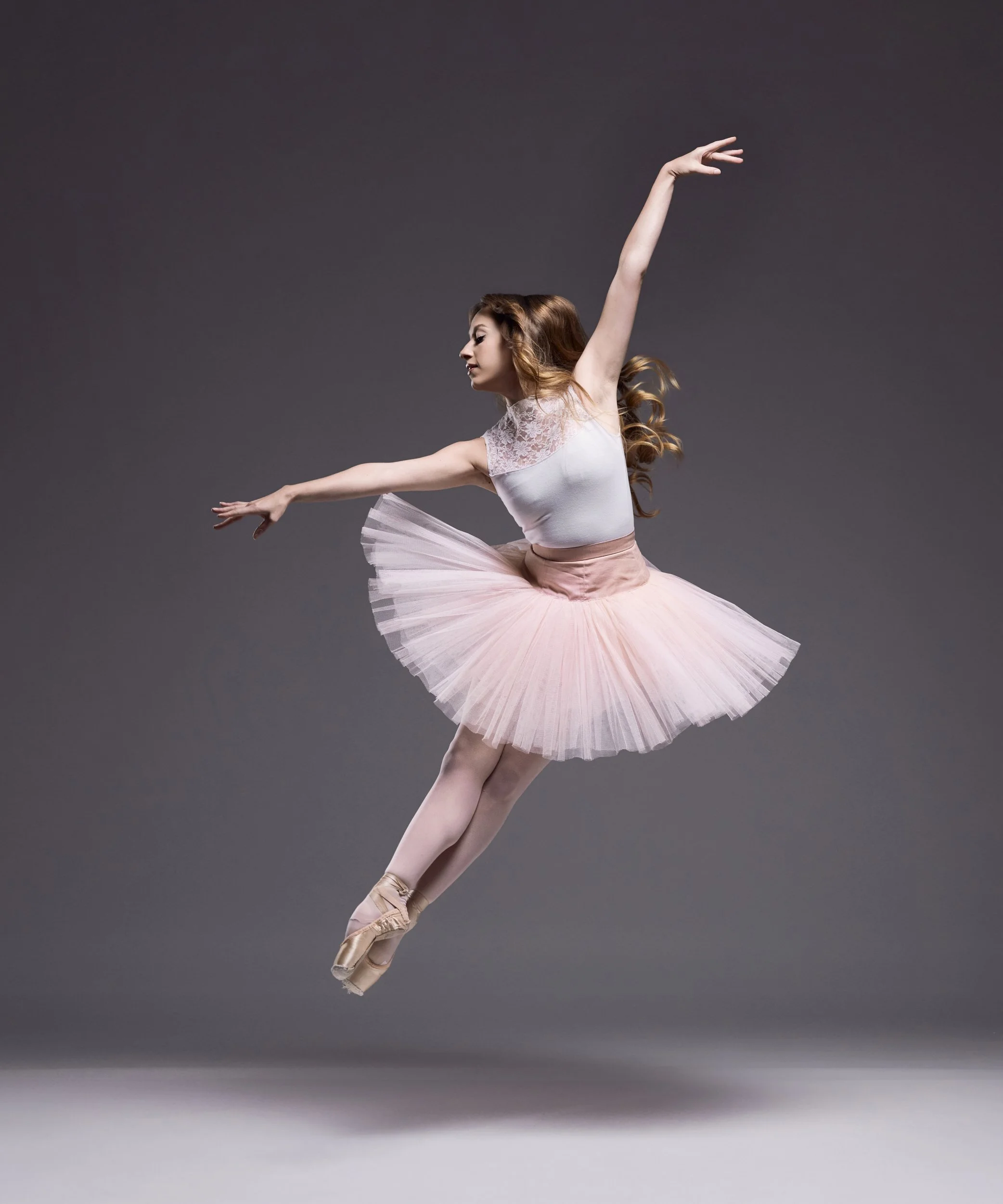 Moonbug-Photography-dancer pink tutu.jpg