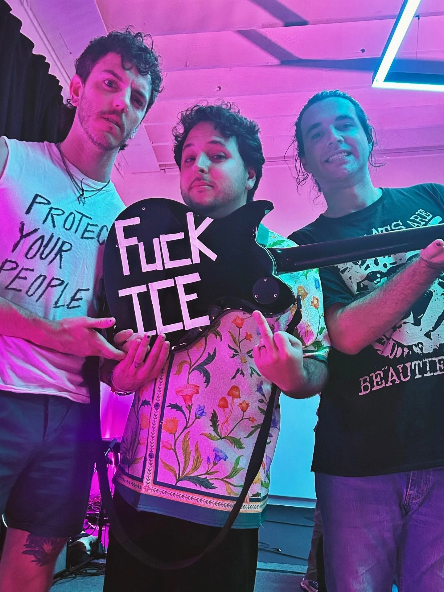 ICYMI: Fuck ICE, support communities, keep families together, protect your people, refuse fascism. ❤️&zwj;🔥 Please take the time to read through these slides. Whether you&rsquo;re personally impacted or not, let&rsquo;s stay in this together&mdash; 