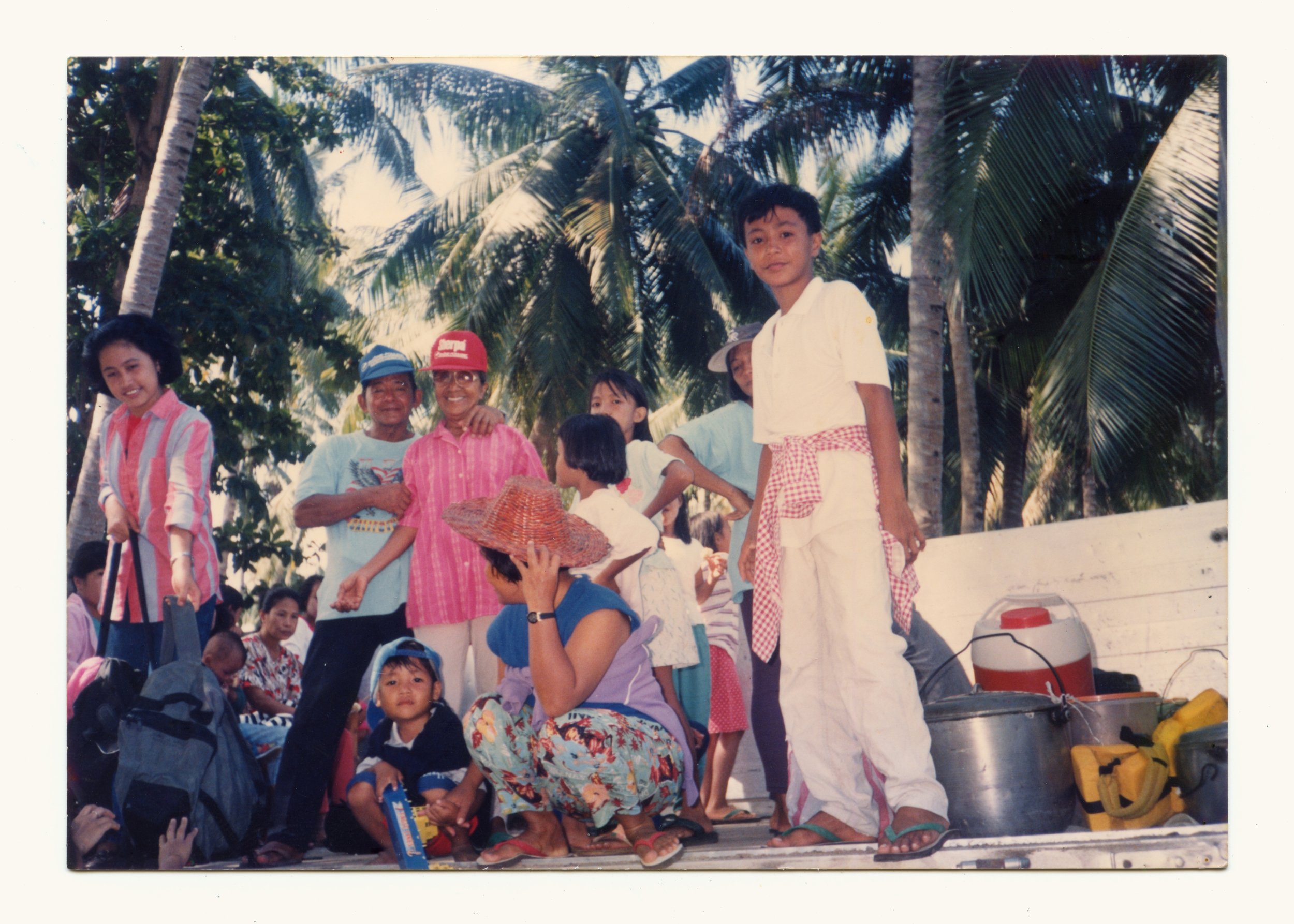 Frigillana_Manong_Philippines-Family-Outing-at-the-Beach.jpg
