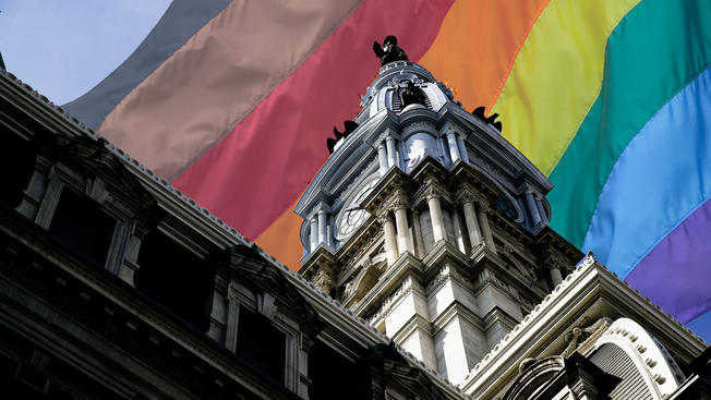Philadelphia+City+Hall+Rainbow+Flag.jpg