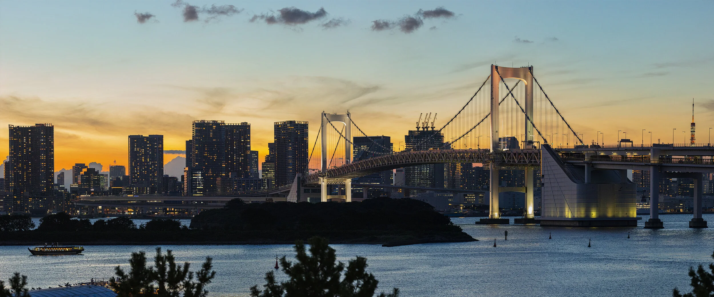 Rainbow_Bridge_Dusk2_Panorama1c.jpg