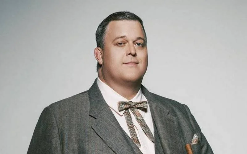 billy-gardell-as-colonel-parker.jpg