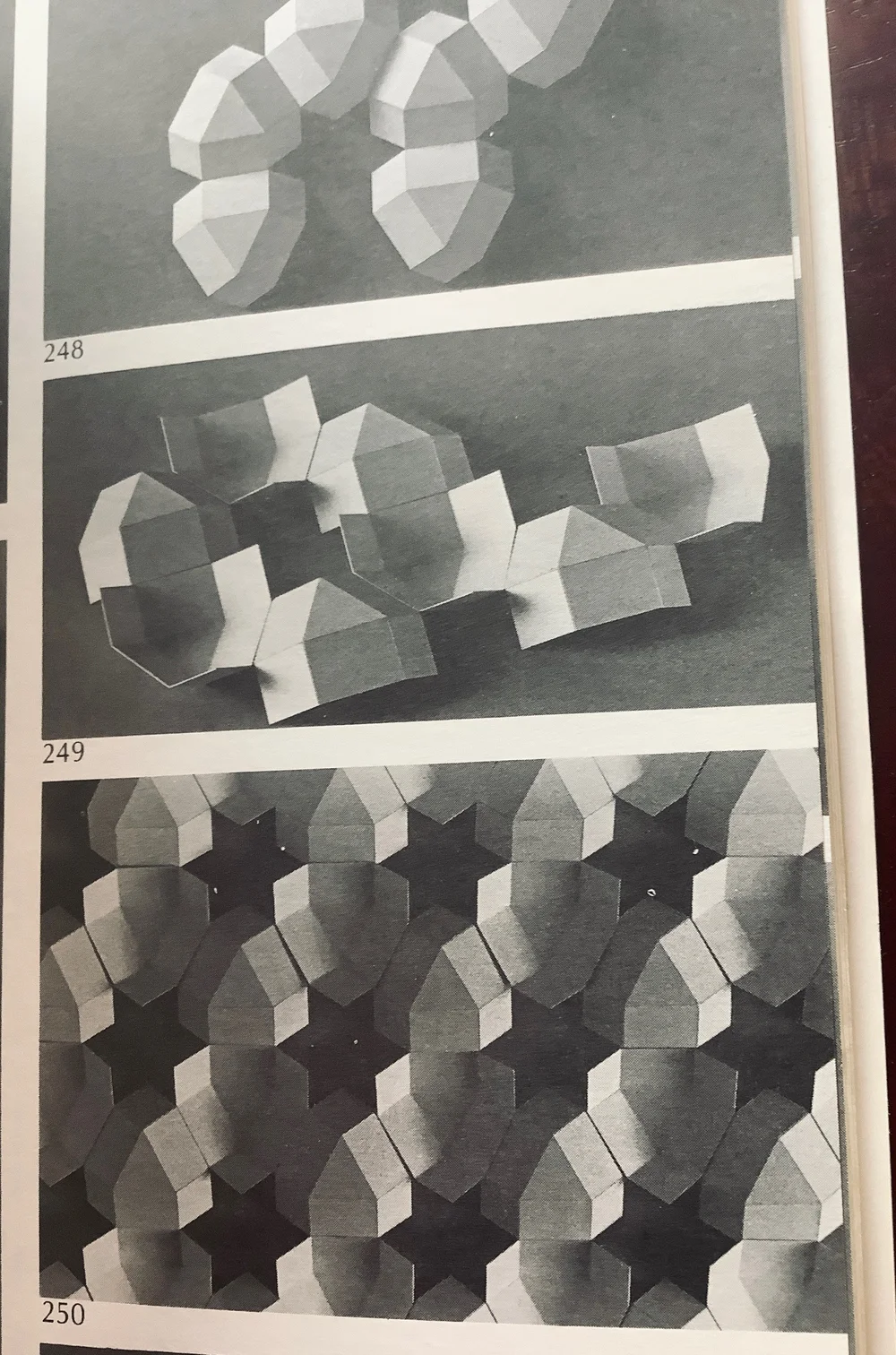 Paper Constructions: Two-and Three-Dimensional Forms for Artists