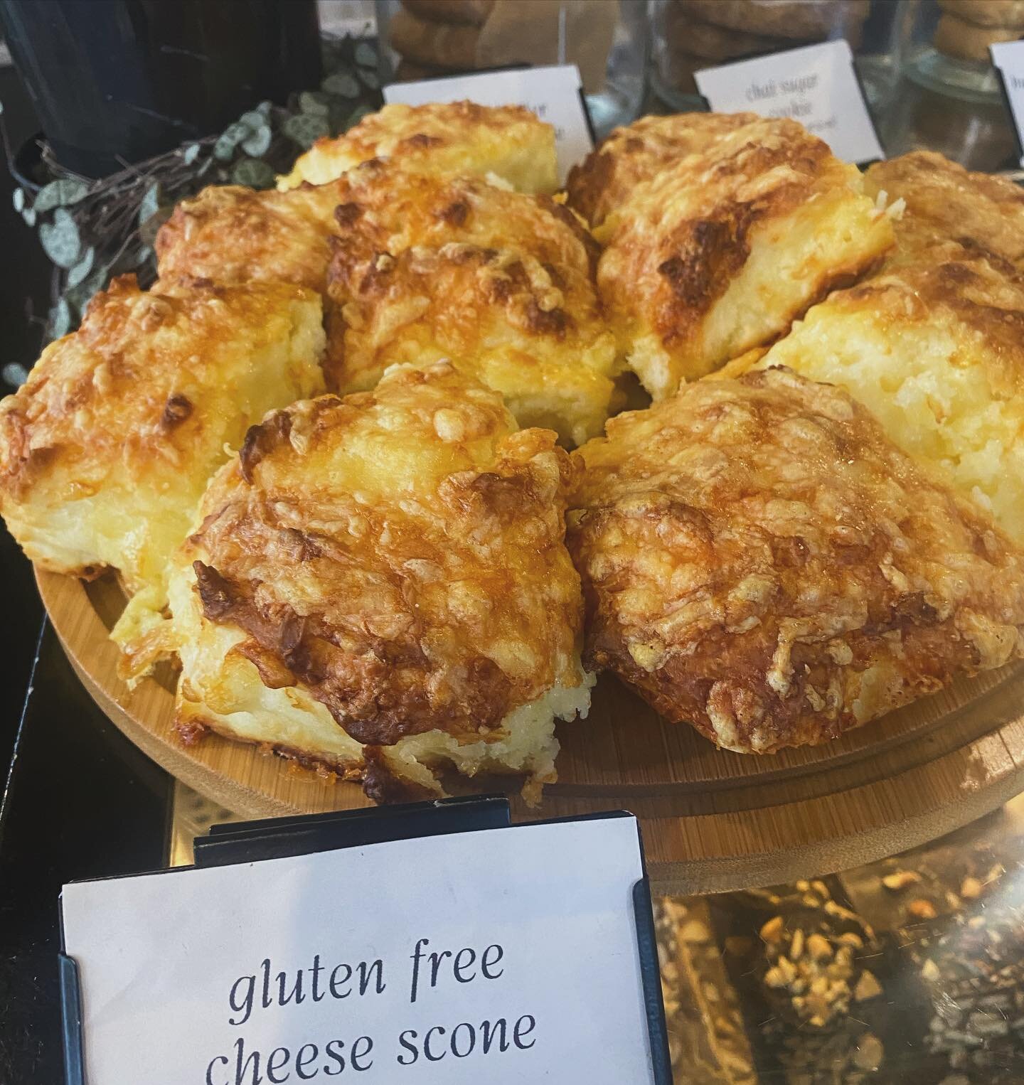 ‼️It&rsquo;s Gluten Free Cheese Scone Day! Run, don&rsquo;t walk, these won&rsquo;t be back until next Thursday! ‼️

(Regular cheese scones full of gluten still available as usual) 🧀