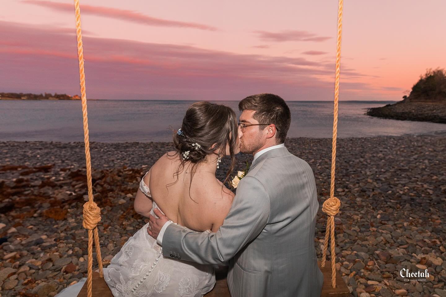 Sunset Magic🖤
#cheetahdjphotography
#salemmaweddingphotographer 
#salemmaweddingdj
#massachusettsweddingphotographer 
#massachusettsweddingdj 
#salemma
#salemmassachusetts